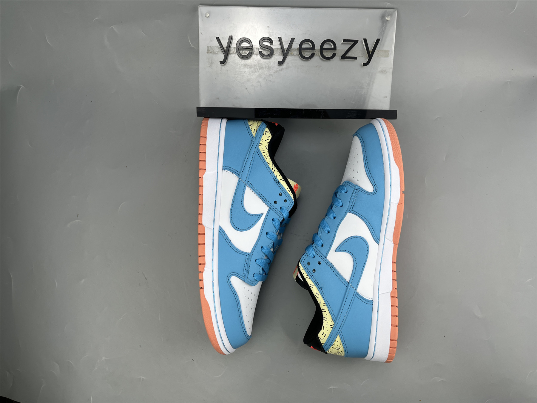 UA NIKE KYRIE IRVING X DUNK LOW SE GS 