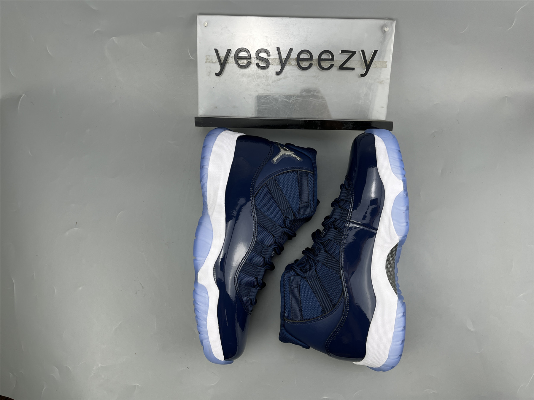 UA AIR JORDAN 11 RETRO BLUE