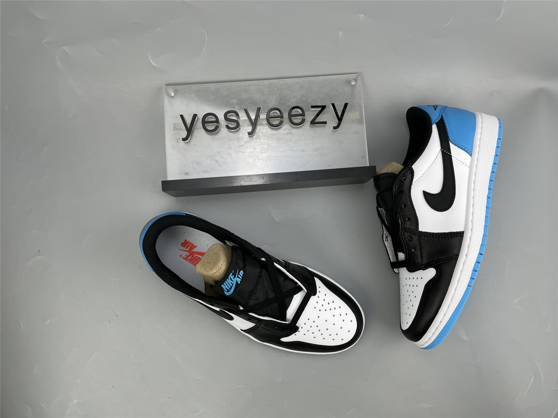 UA AIR JORDAN 1 RETRO LOW OG 