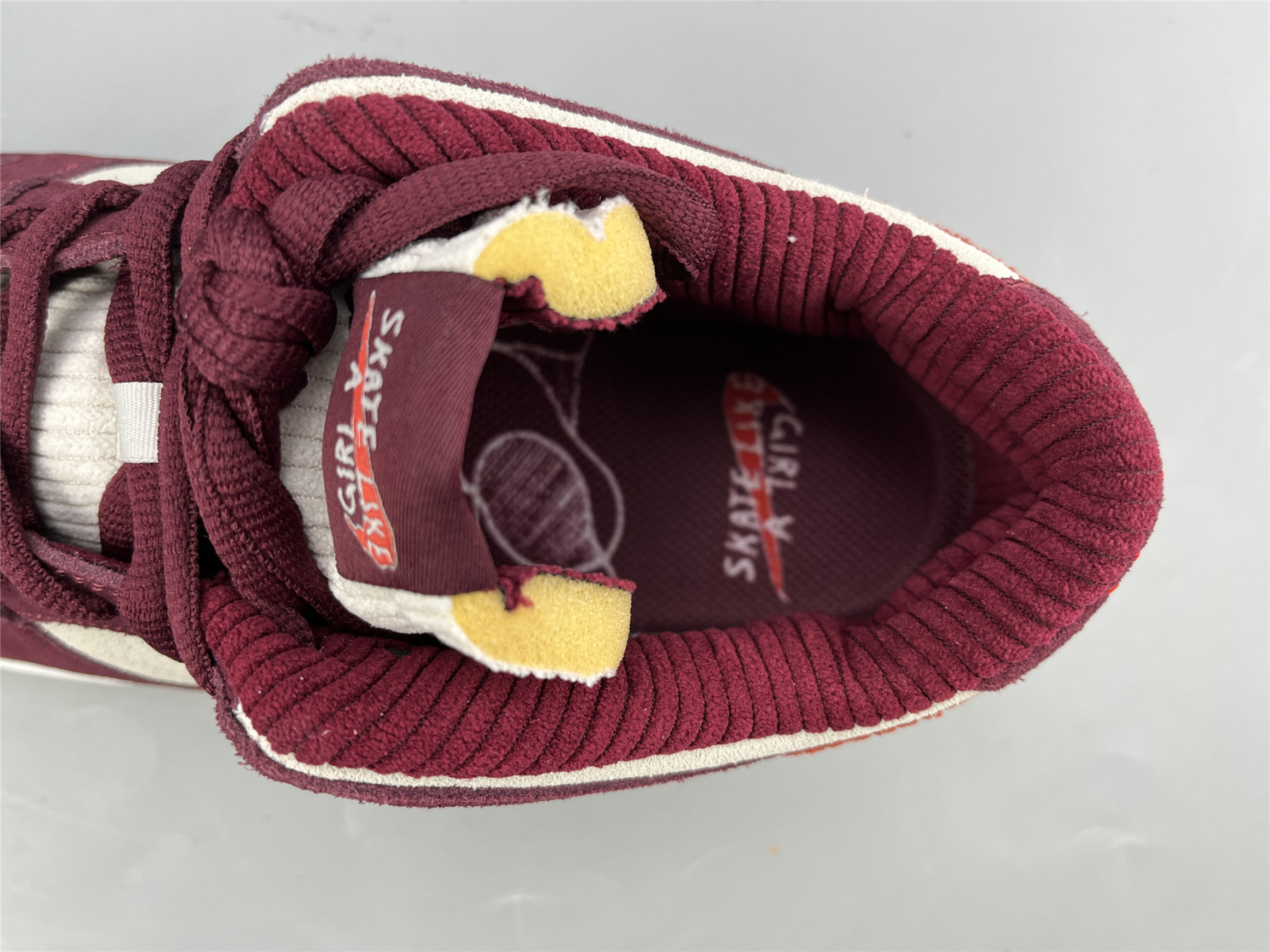UA NIKE SKATE LIKE A GIRL X DUNK LOW SB