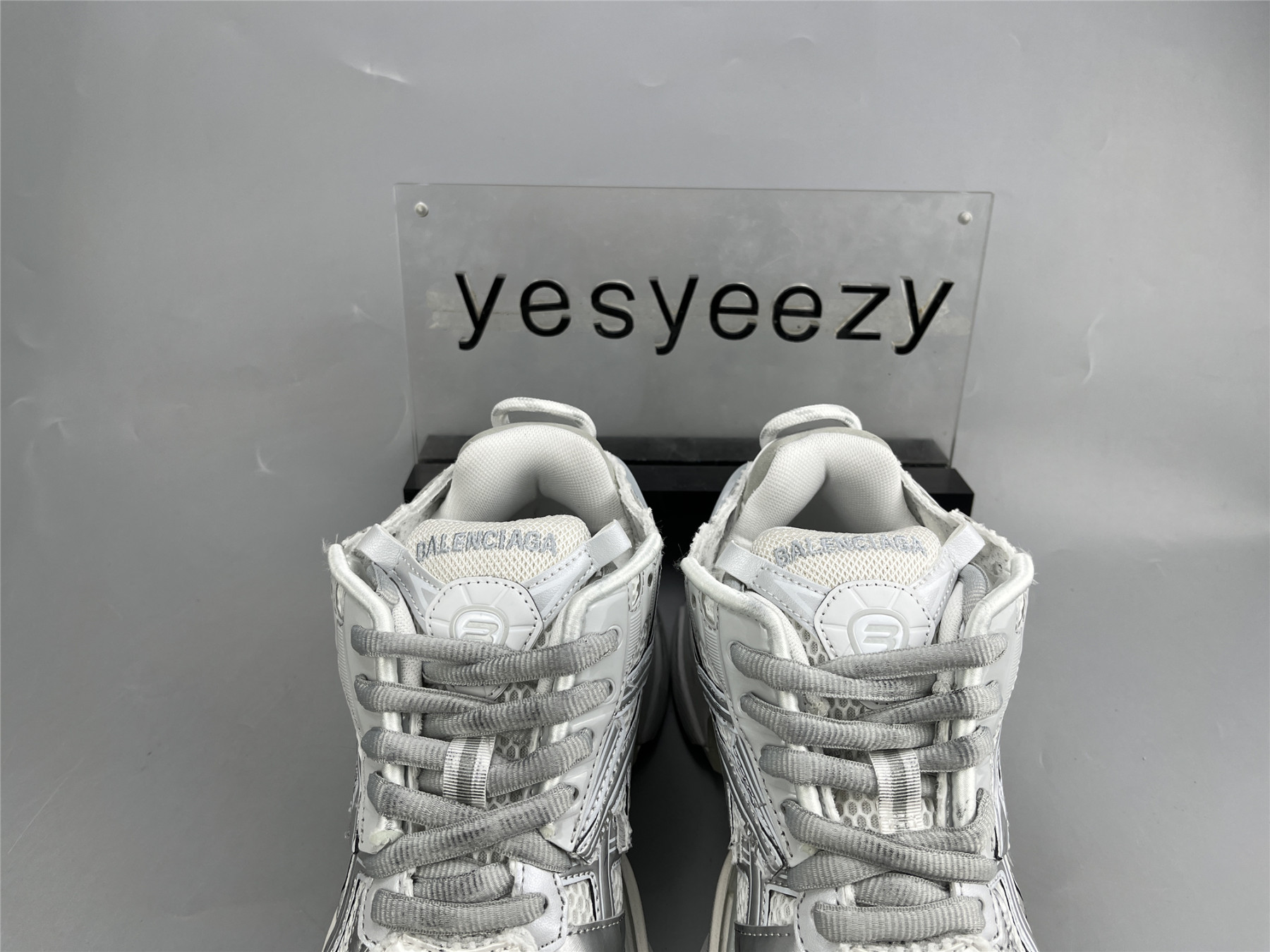 UA RUNNER GREY SILVER METALLIC