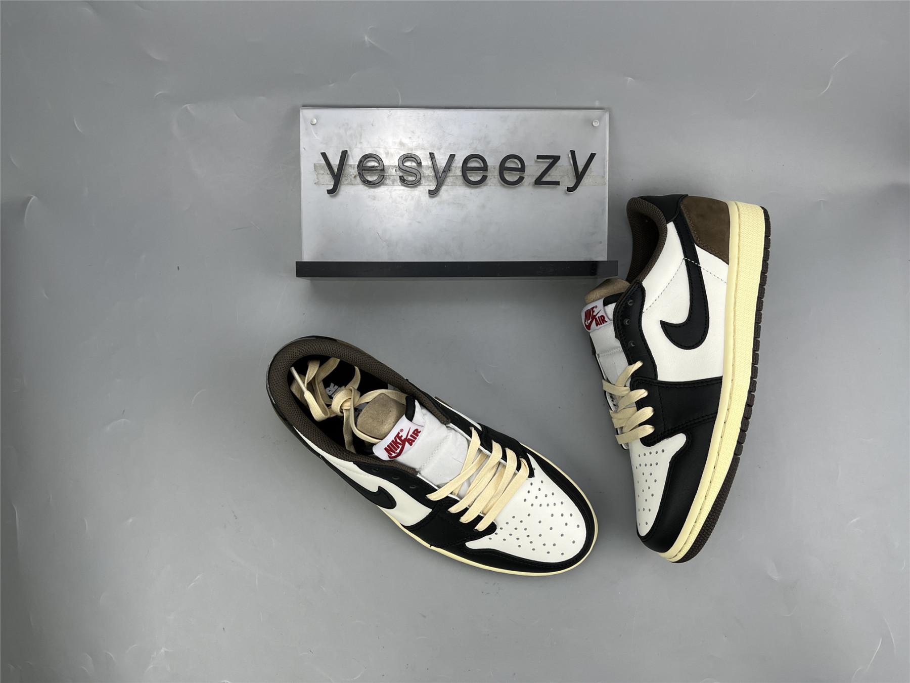 UA AIR JORDAN 1 LOW OG SP