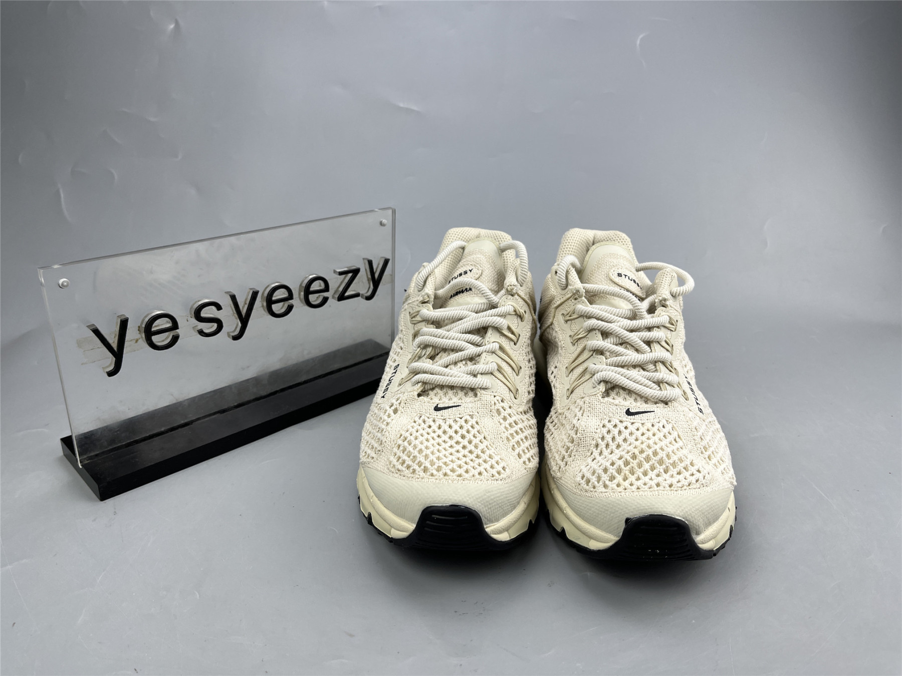 UA NIKE STUSSY X AIR MAX 2013 