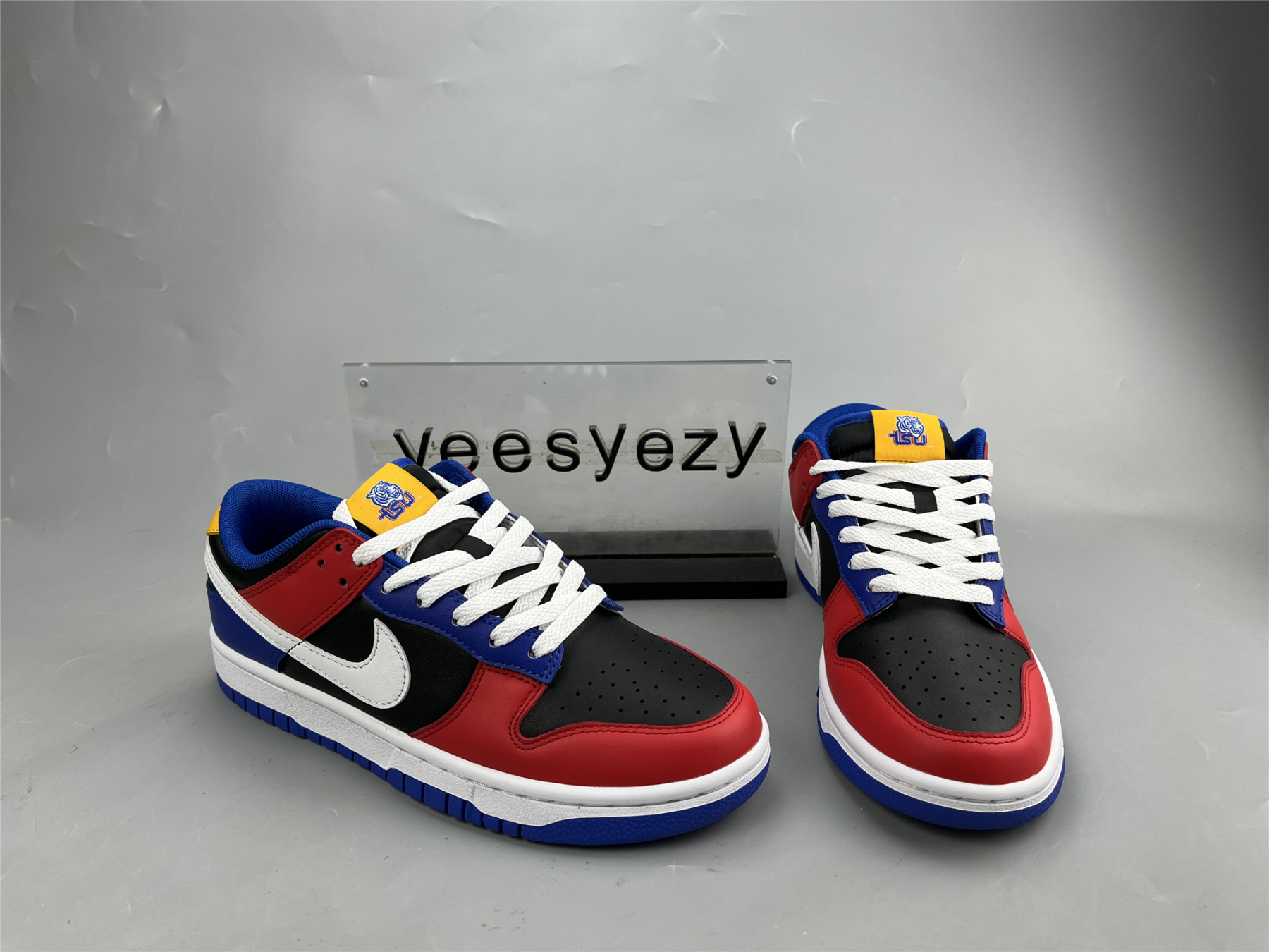 UA NIKE TENNESSEE STATE UNIVERSITY X DUNK LOW 