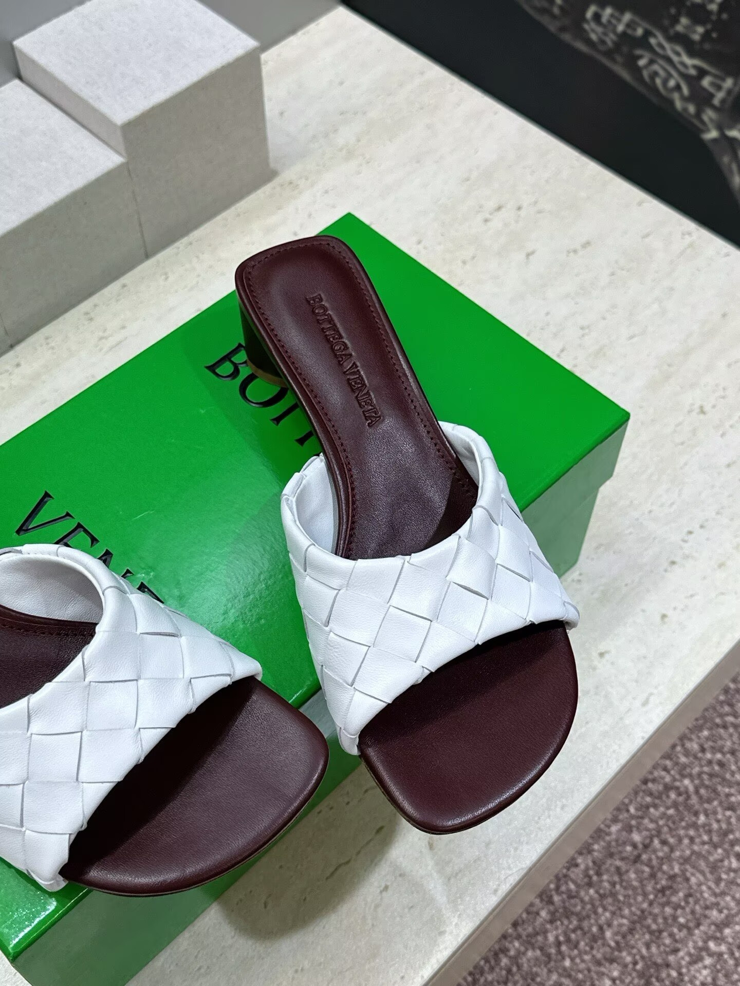 UA B0tt*ga Ven*ta Slides 4.5cm Heel