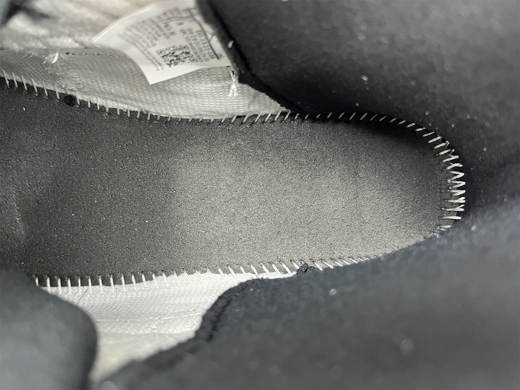 UA AIR JORDAN 11 ADAPT 