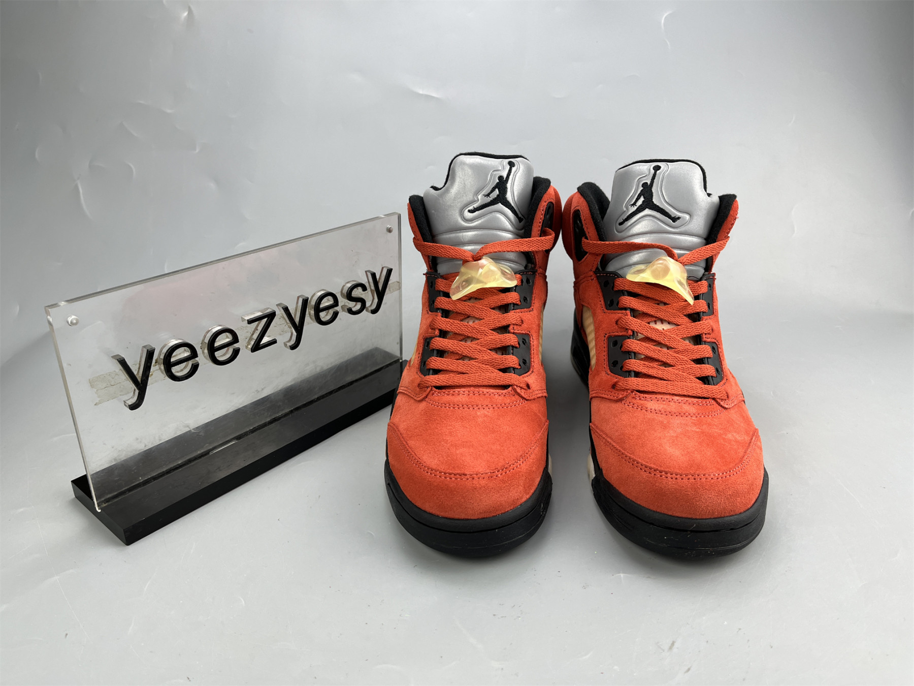 UA WMNS AIR JORDAN 5 RETRO 