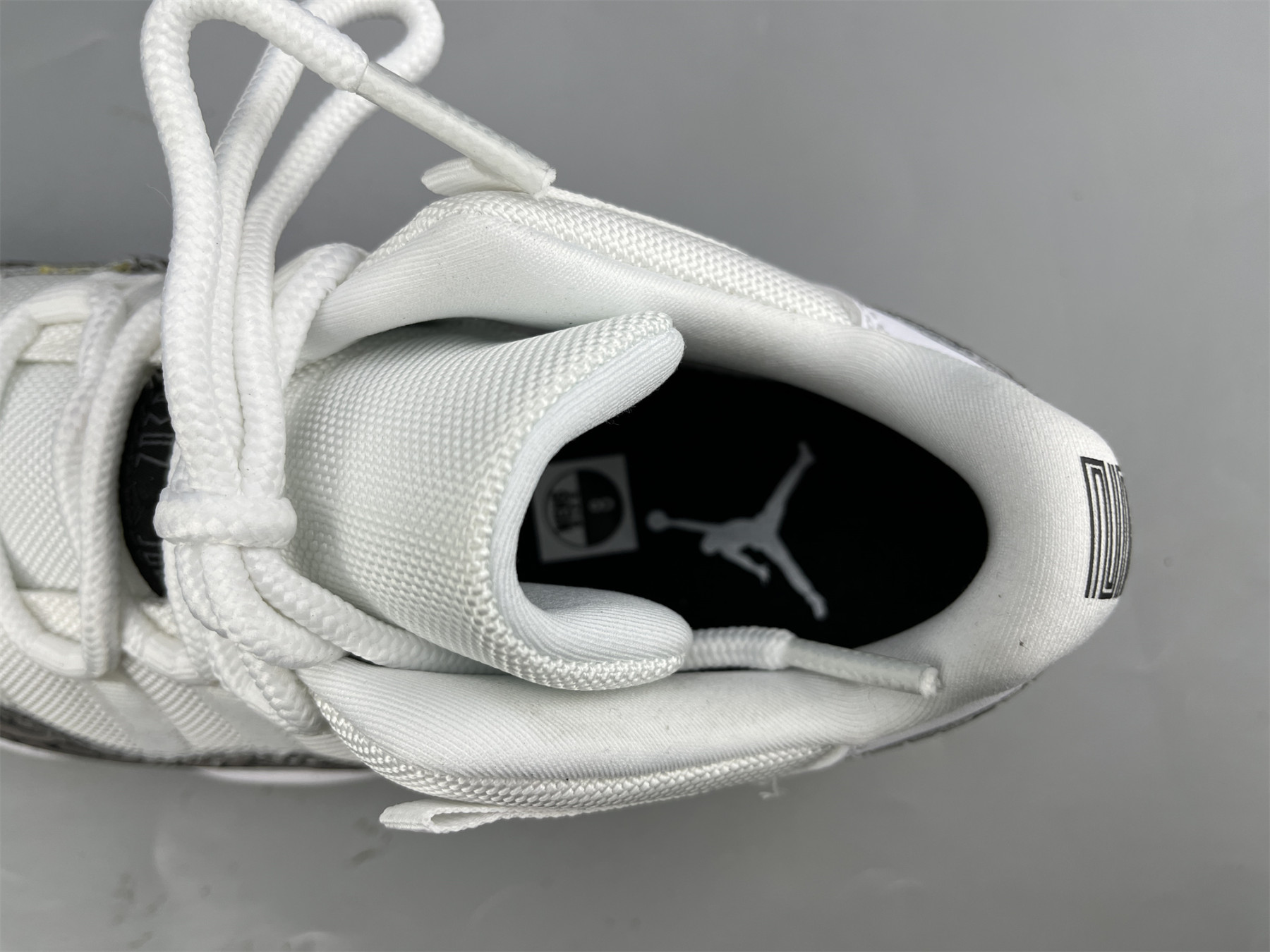 UA AIR JORDAN 11 LOW ELEPHANT