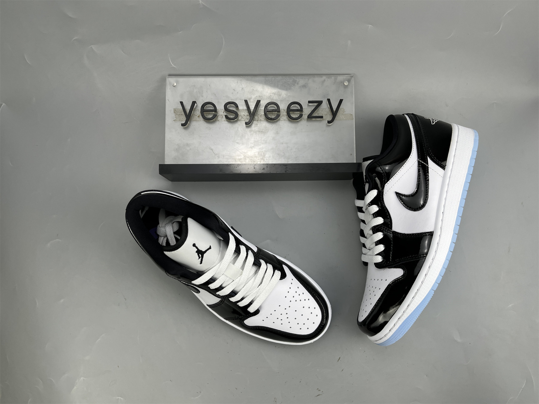 UA AIR JORDAN 1 LOW SE 
