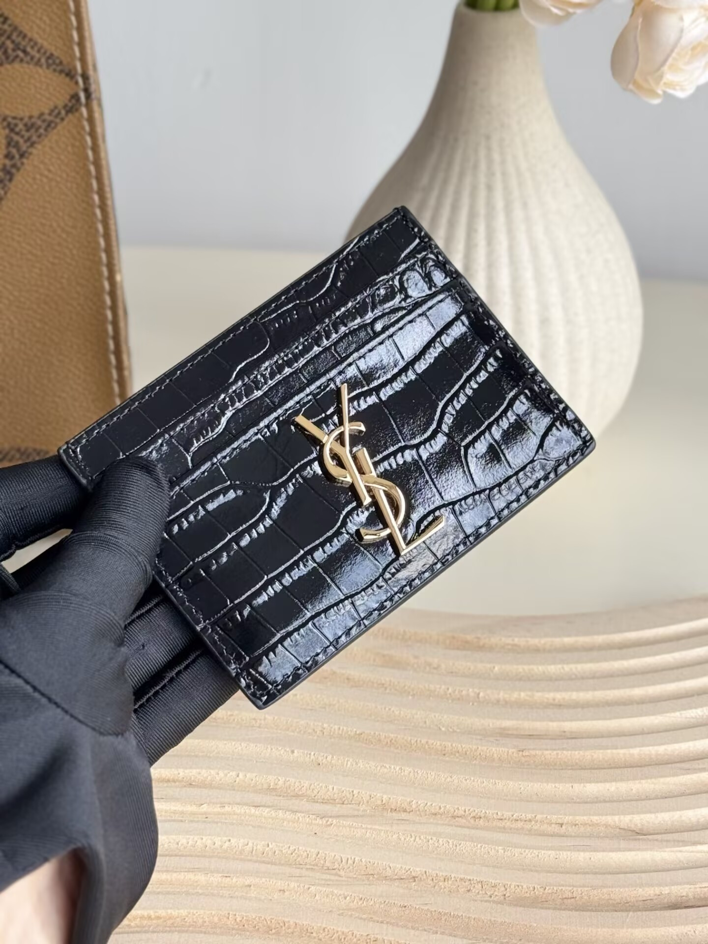 Y51 Card holder 10x7.5x0.5cm