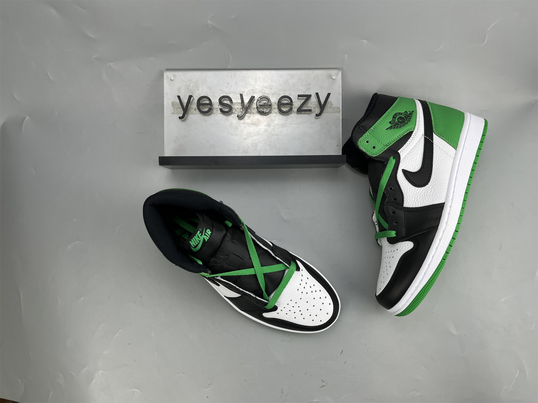 UA AIR JORDAN 1 RETRO HIGH OG 