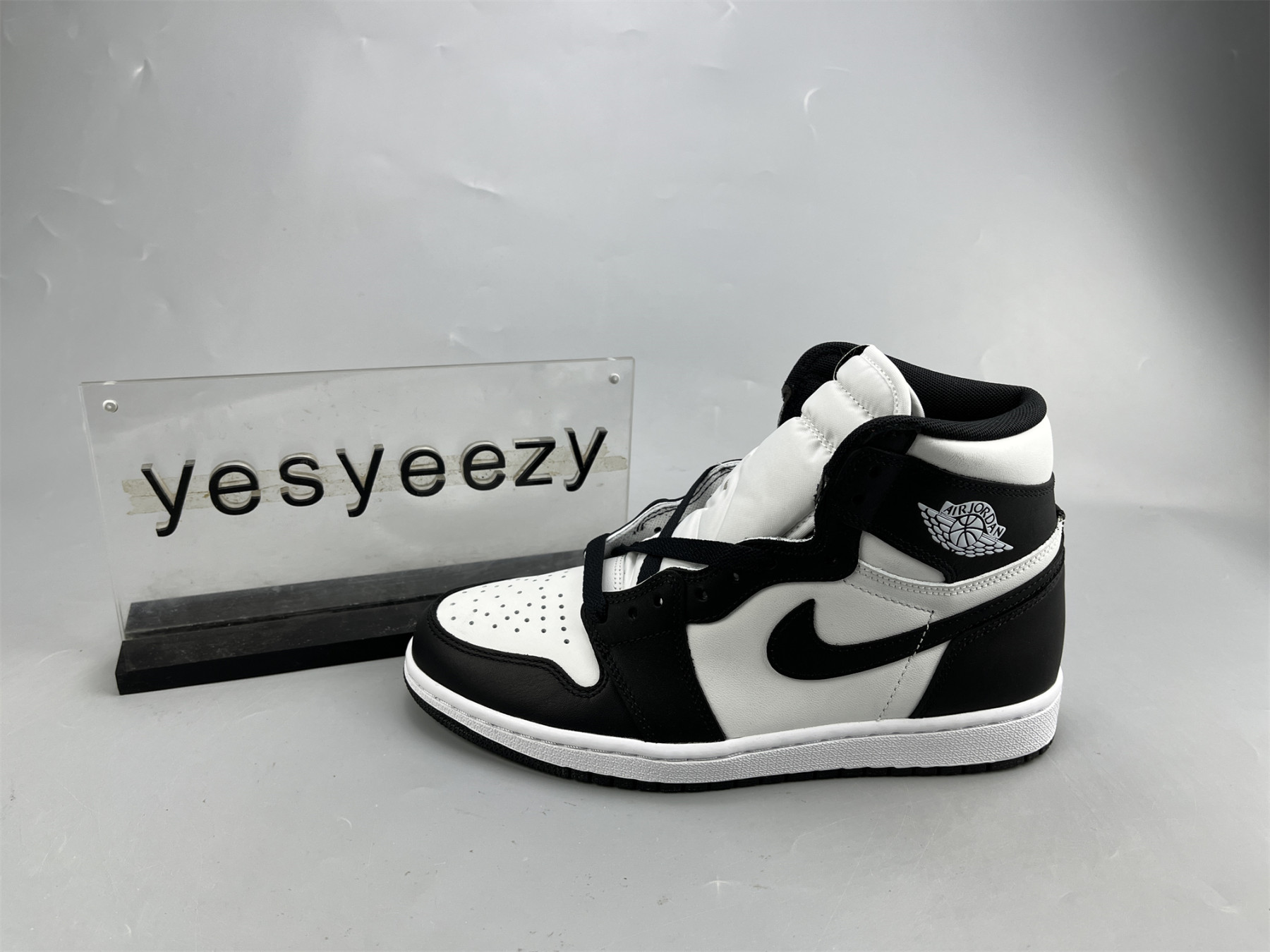 UA AIR JORDAN 1 RETRO HIGH 