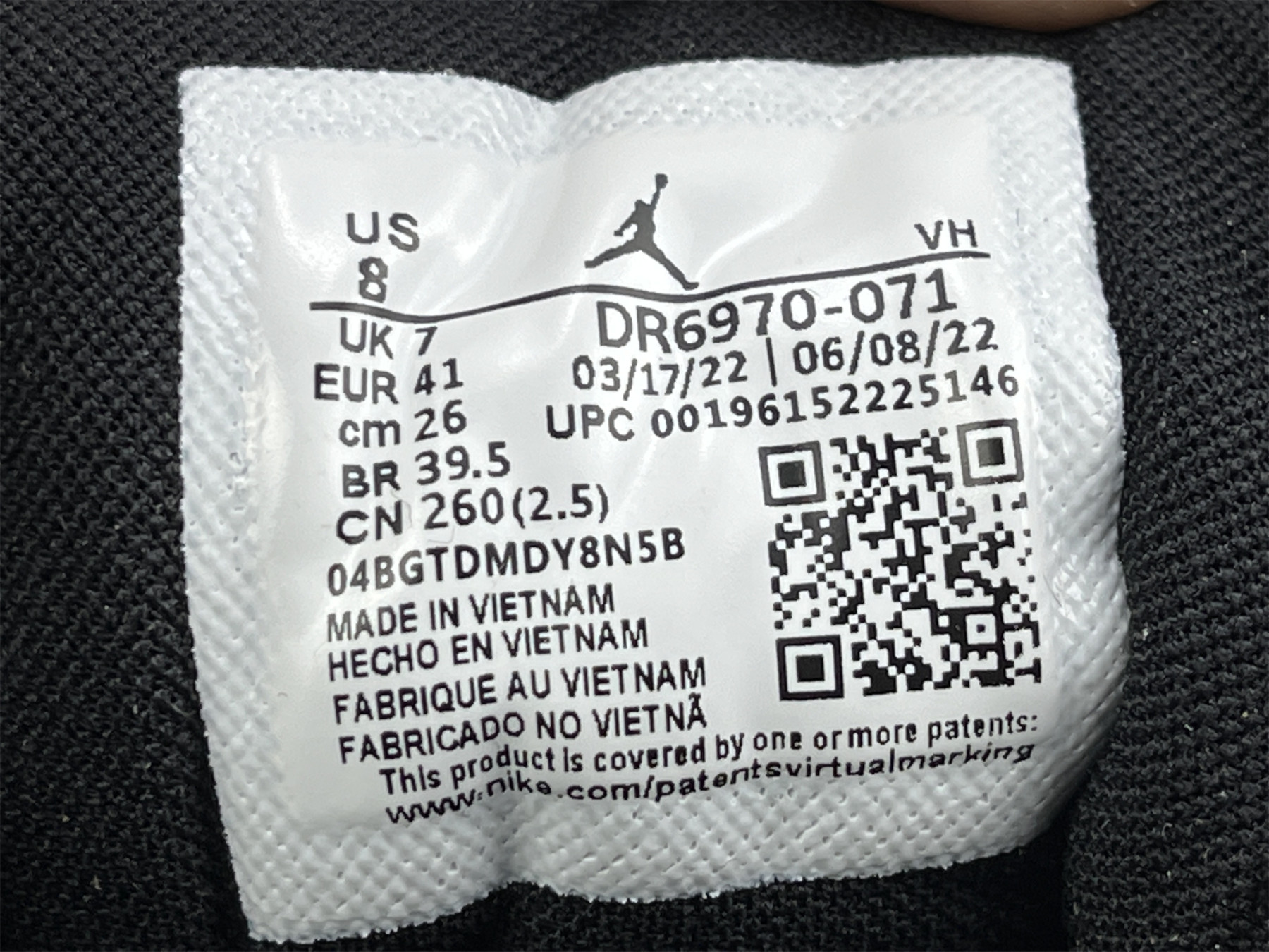 UA AIR JORDAN 1 LOW SE GS 