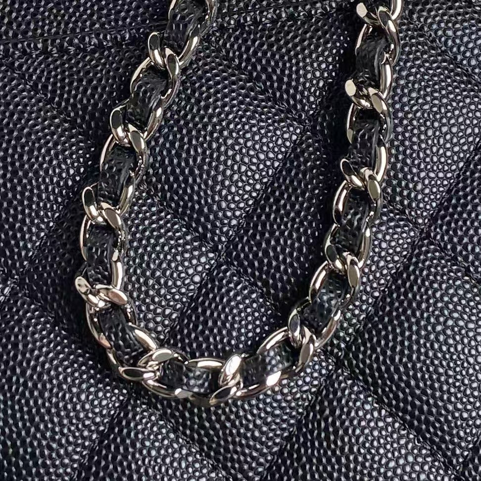 Ch**el with chain 14×18×3cm
