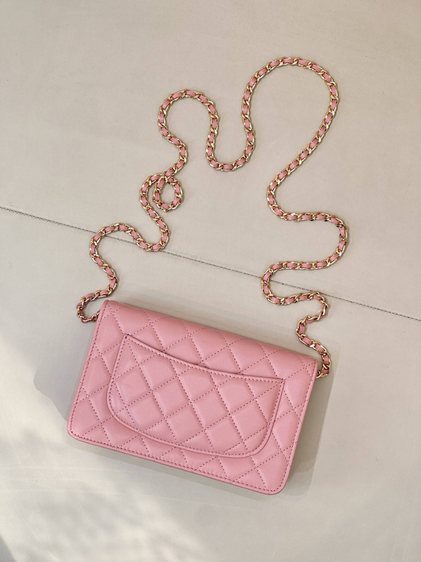 Ch**el WOC CLASSIC WALLET ON CHAIN 13x19cm