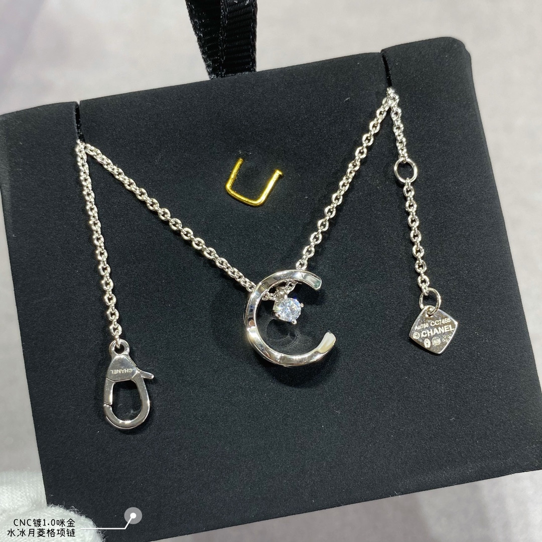 Ch**el Carved D1am0nd-shaped Sailor Moon Necklace