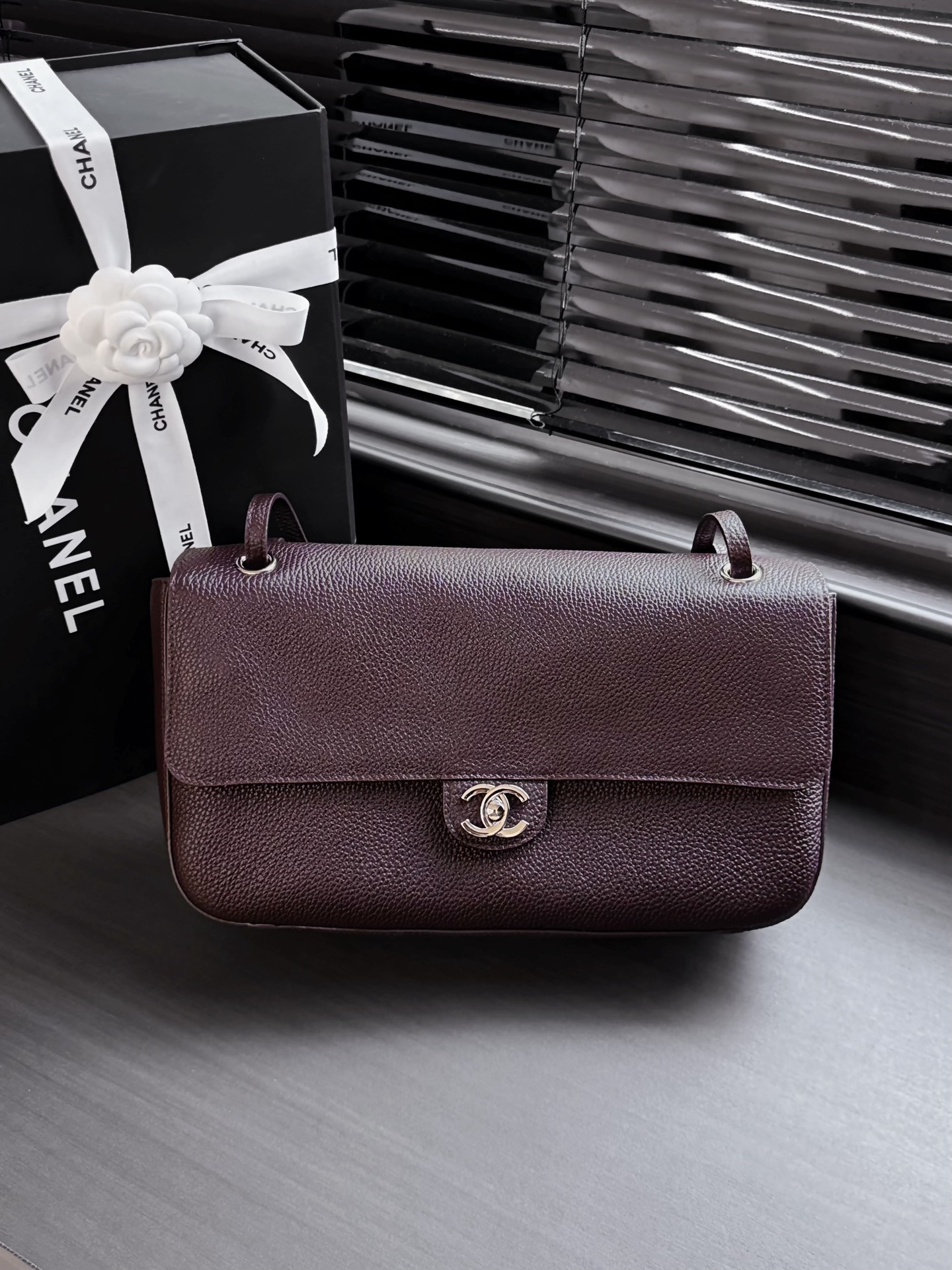 Ch**el Maxi Flap bag in Coffee with Silver-Tone Hardware AS6231 19.5x32x10cm