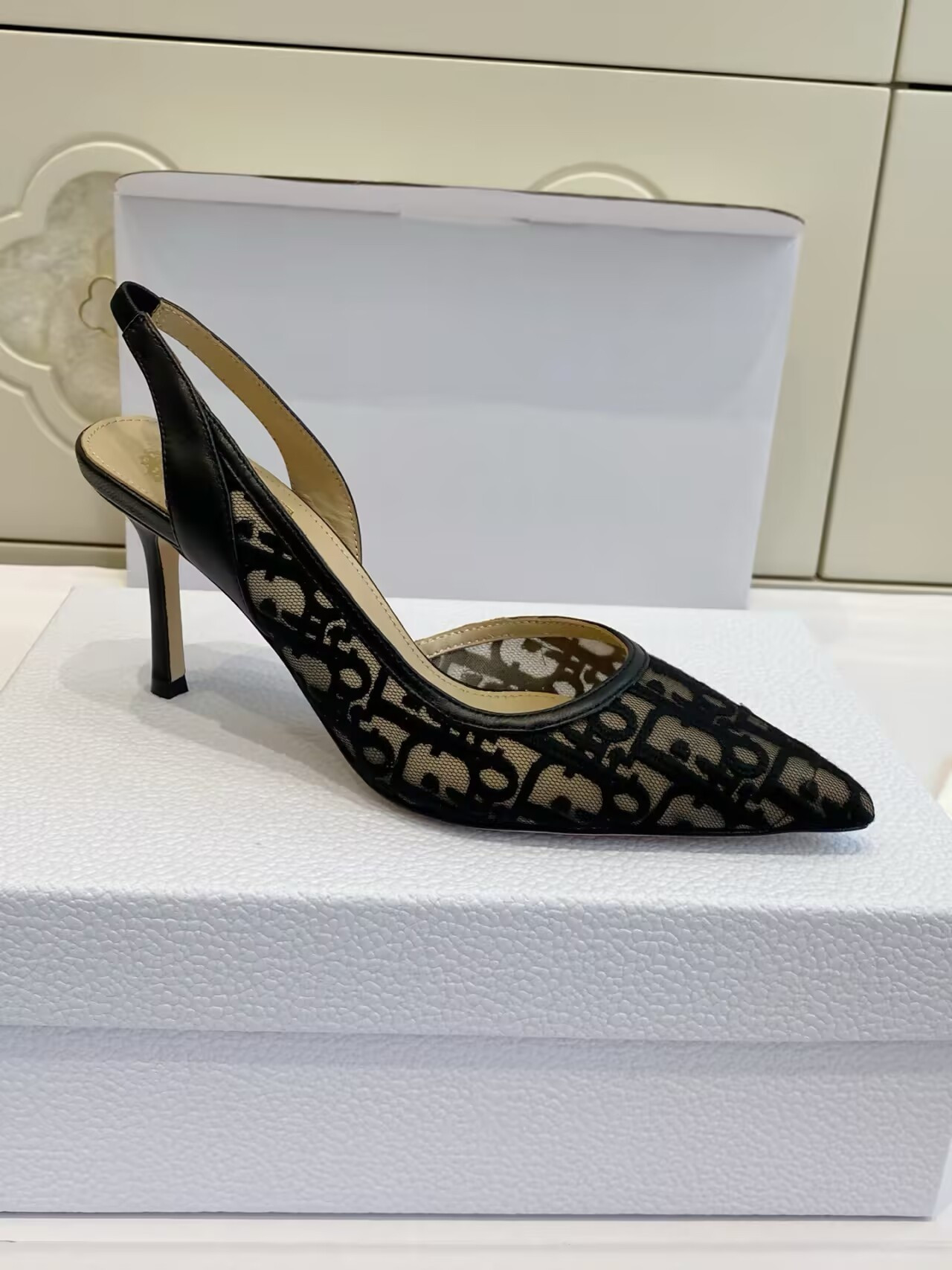 UA D10r AD10rable Slingback Pump 8cm Heel
