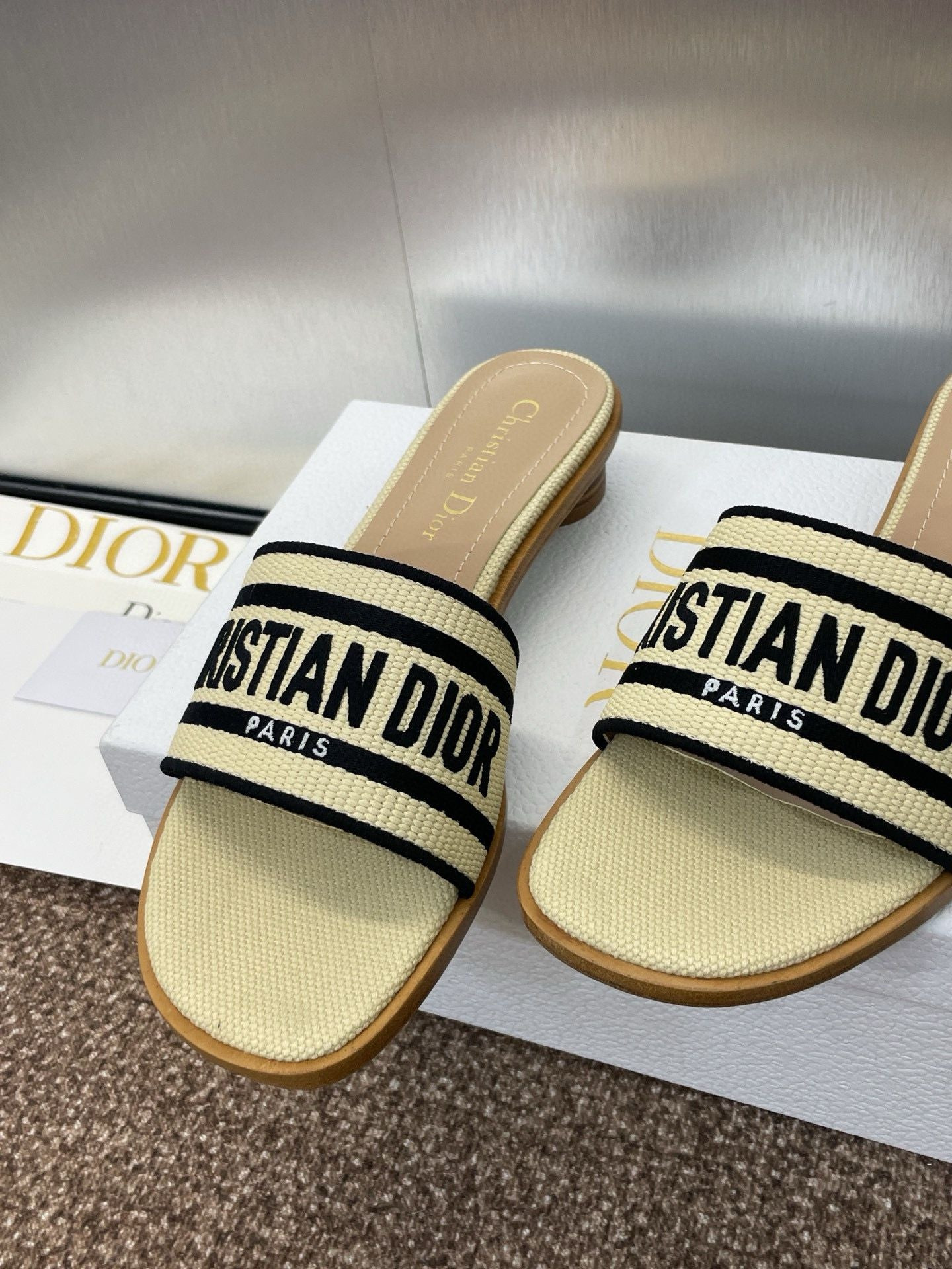 UA D10r Dway Heeled Slide