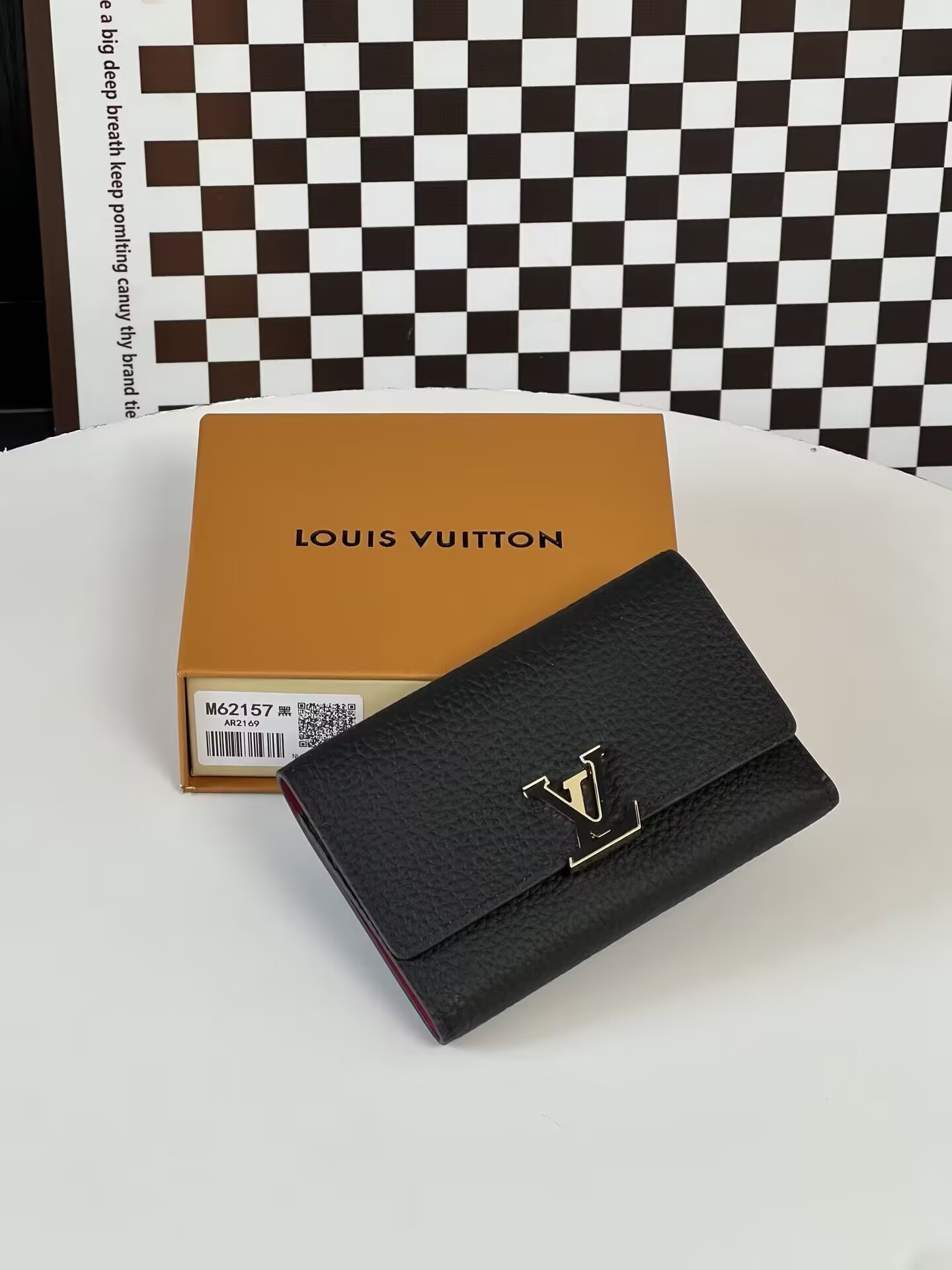 LV Capucines Compact Wallet M62157 13.5 x 9.5 x 1.5 cm