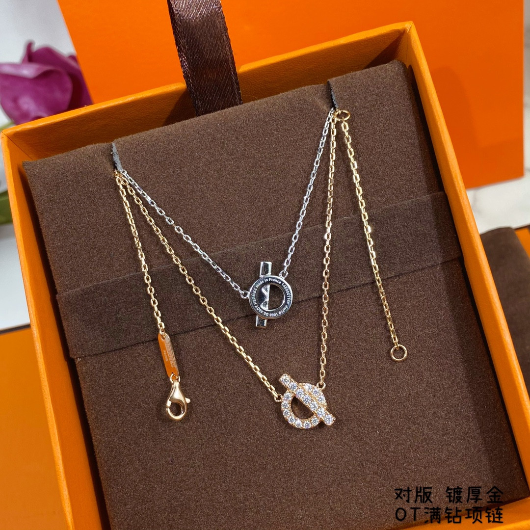 H**me5 OT Clasp Necklace