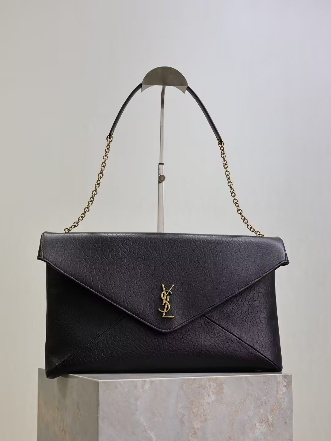 Y51 CASSANDRE Pouch on Chain Black 35x22x3-4.2cm