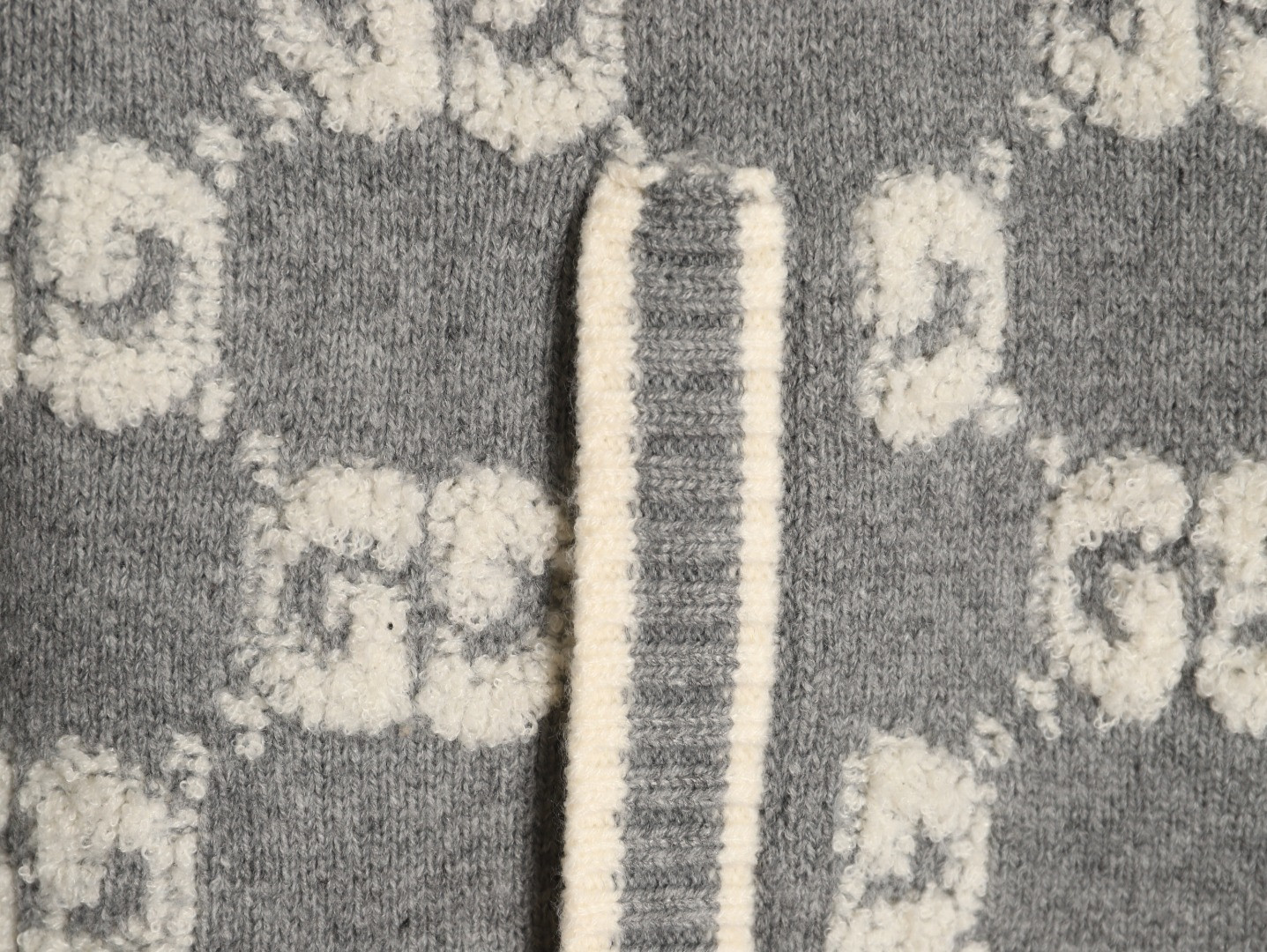 Gvc*1 Sweaters