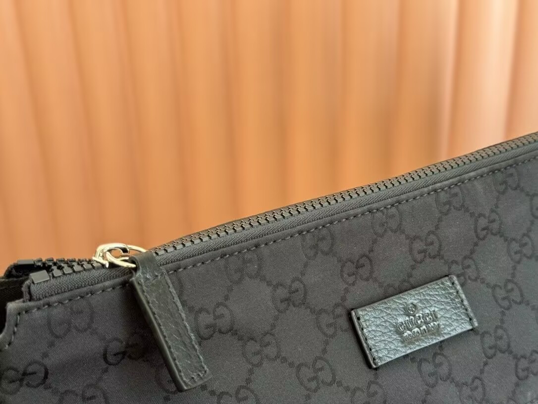 Gvc*1 Shoulder Bag 30.5x33x2cm