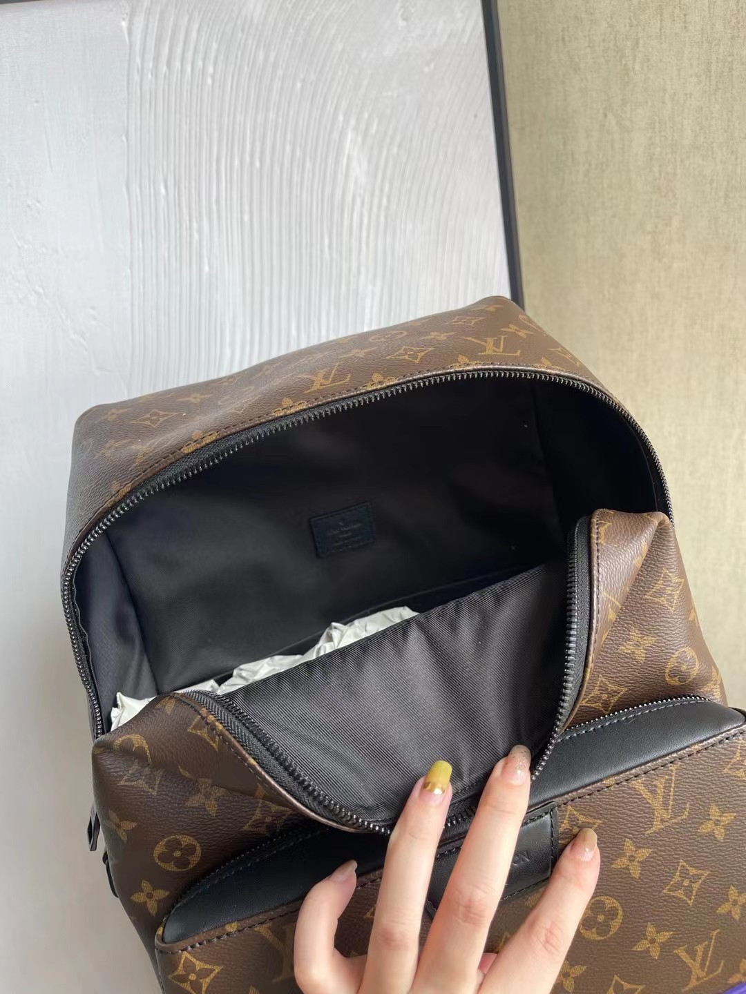 LV DISCOVERY BACKPACK M57965