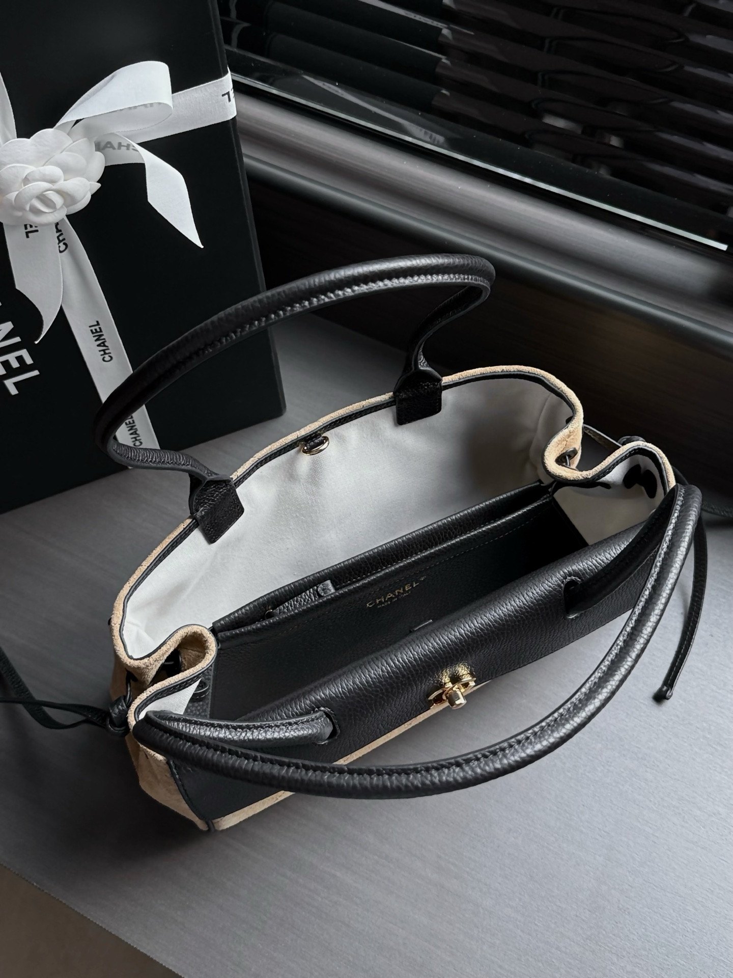 Ch**el Small Tote AS6288 15x31x12cm