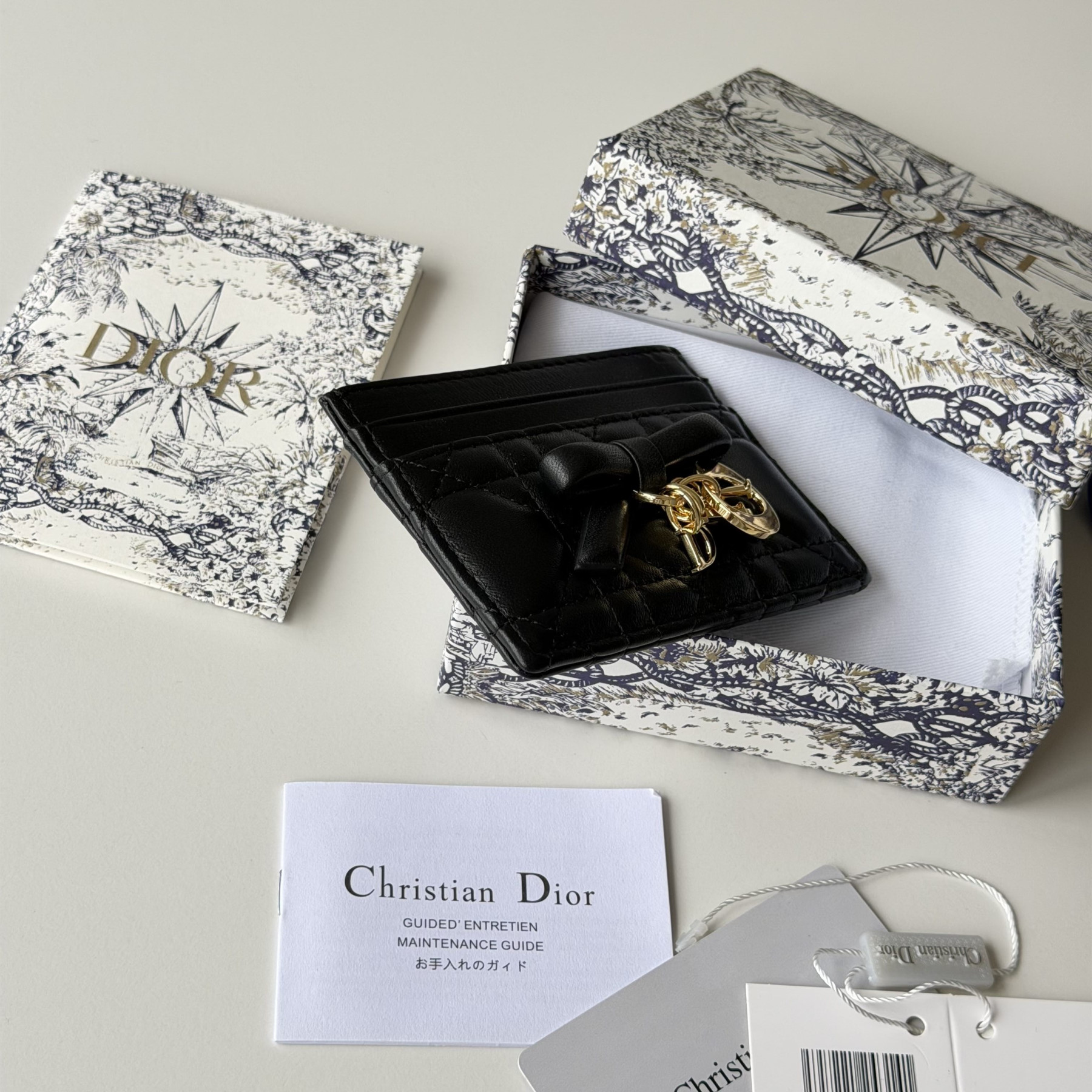 D10r Lady Freesia Card Holder 10.5 x 8 x 0.5 cm