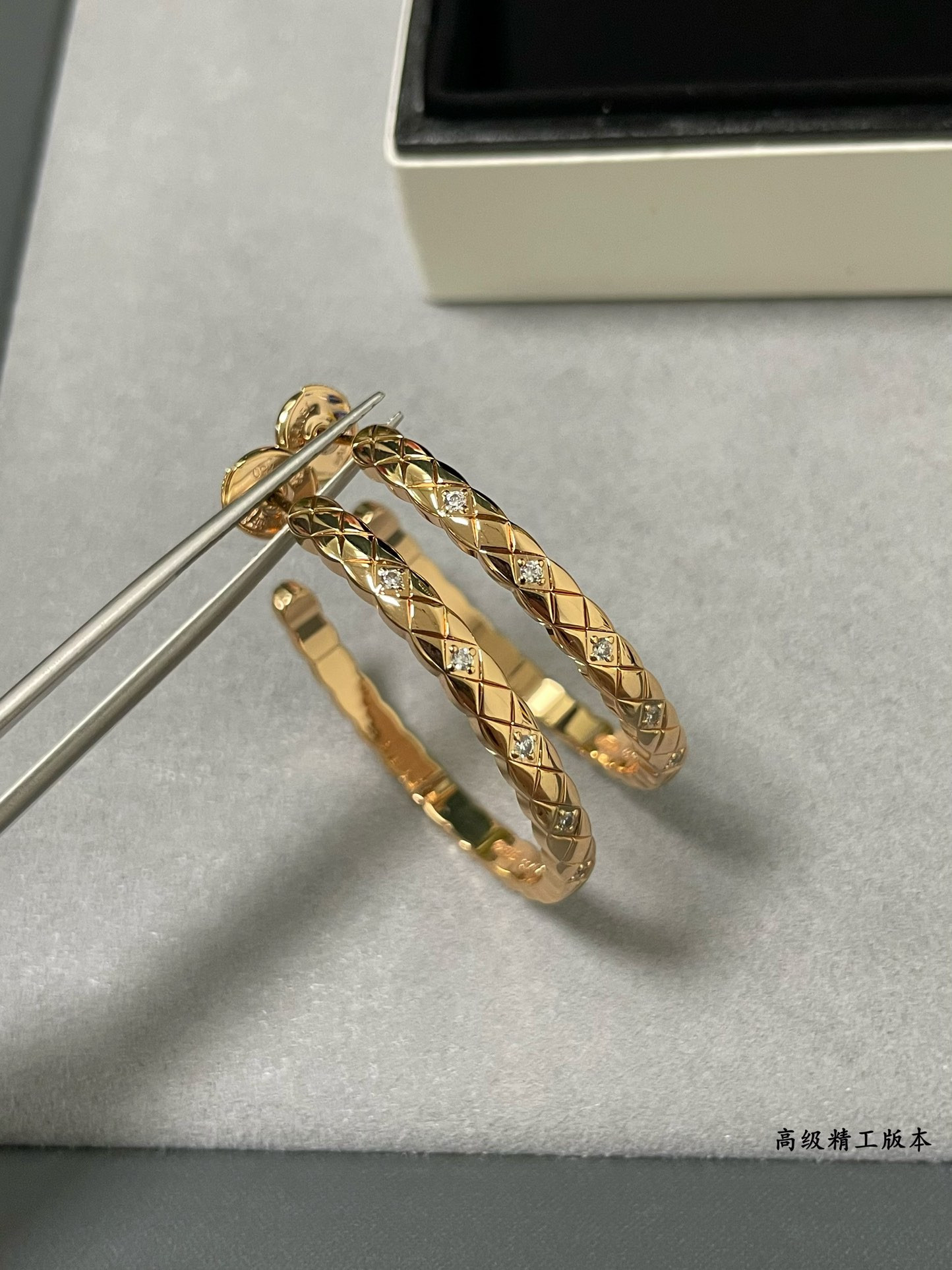 Ch**el Large D1am0nd-shaped D1am0nd drill Earrings