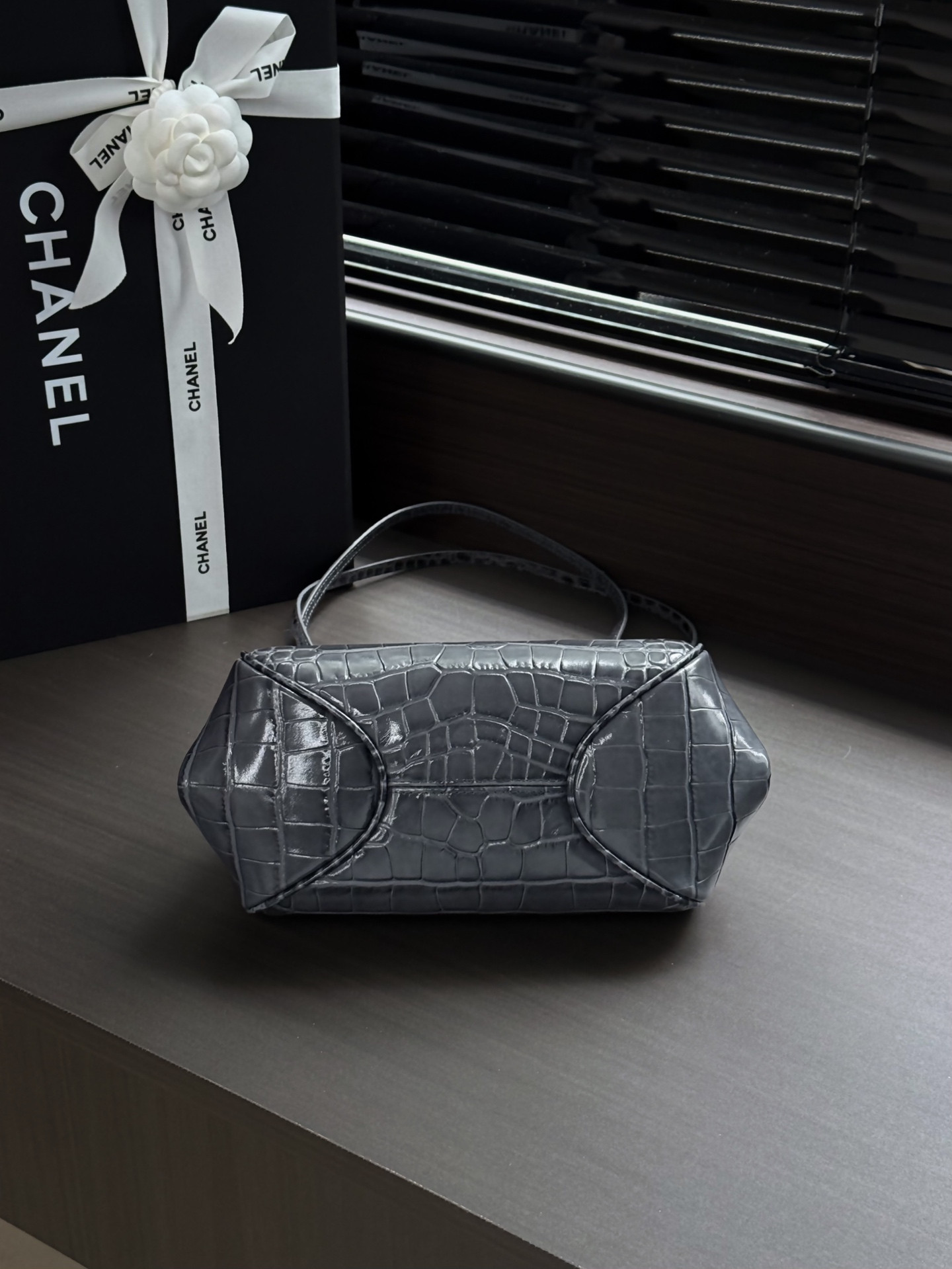 Ch**el Leather Shoulder Strap Clutch AP5360 12x28x13cm