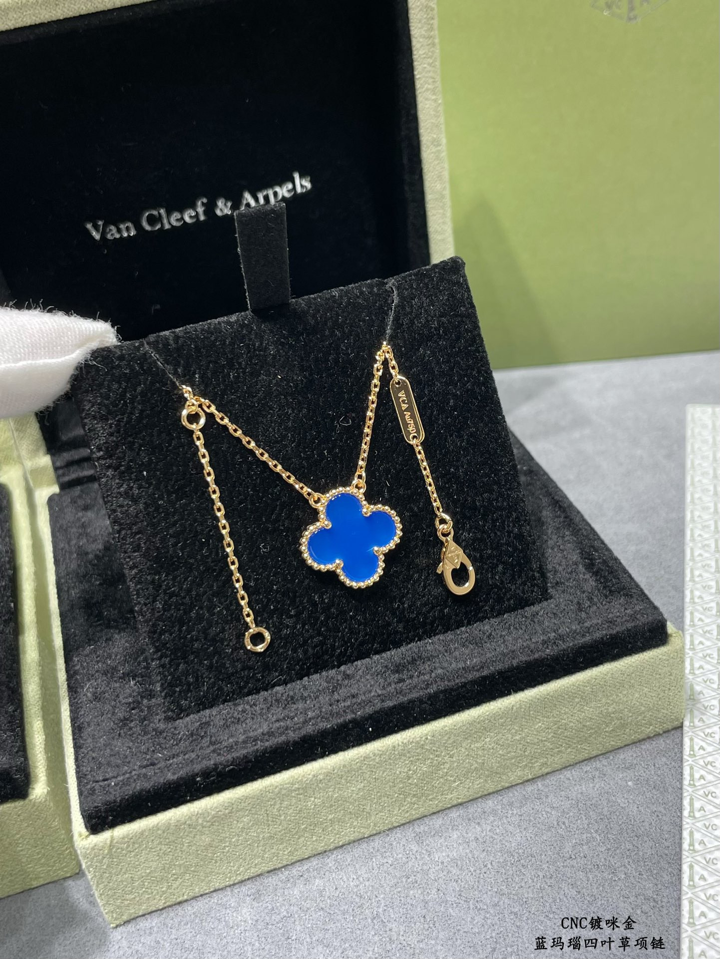 V*n Cl**f & Arpels Medium four-leaf clover Necklace Diameter approx 1.5cm,Chain length approx 40+5cm