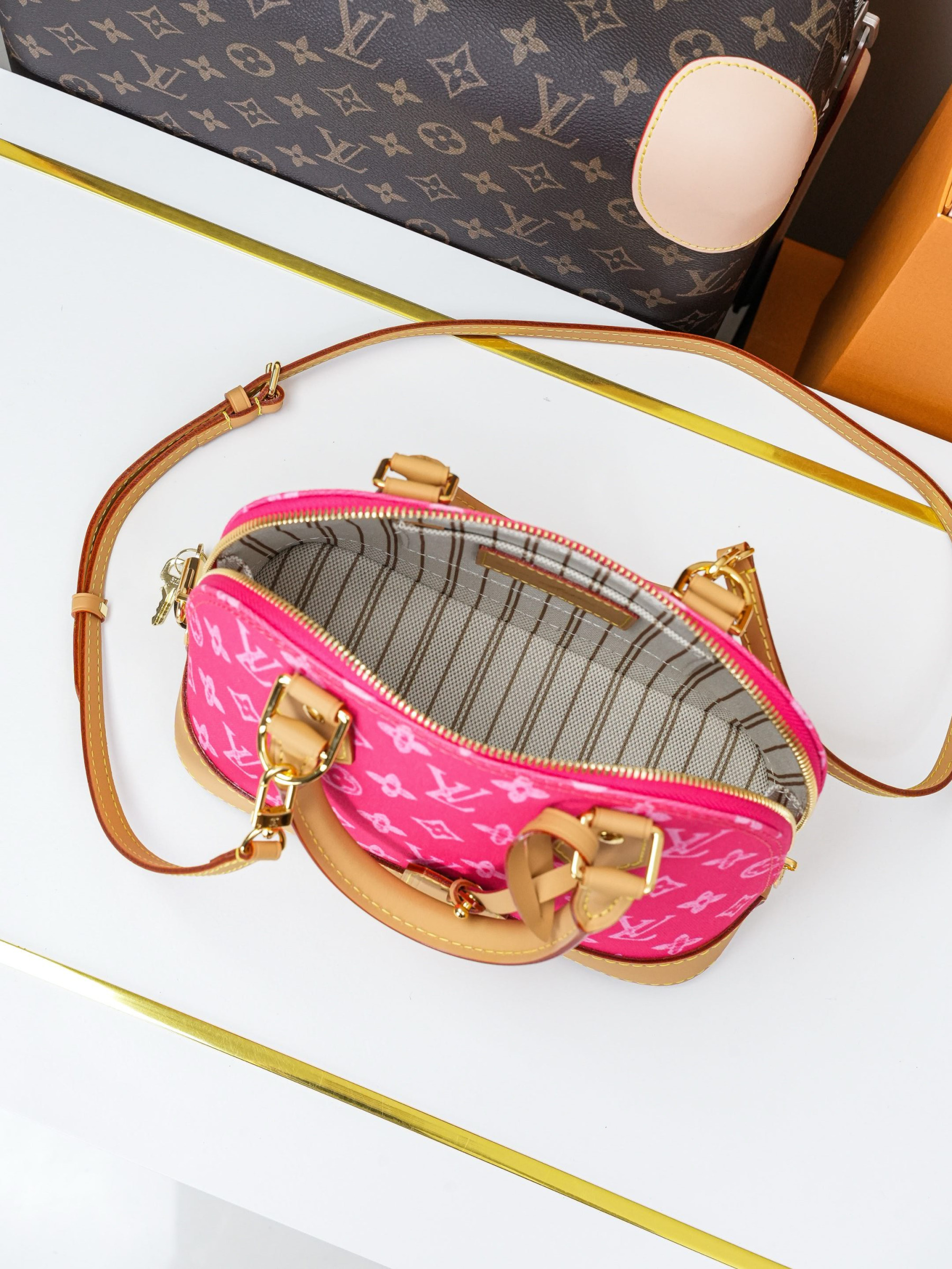 LV ALMA BB Handbag M28272 17.5x11.5x23.5cm