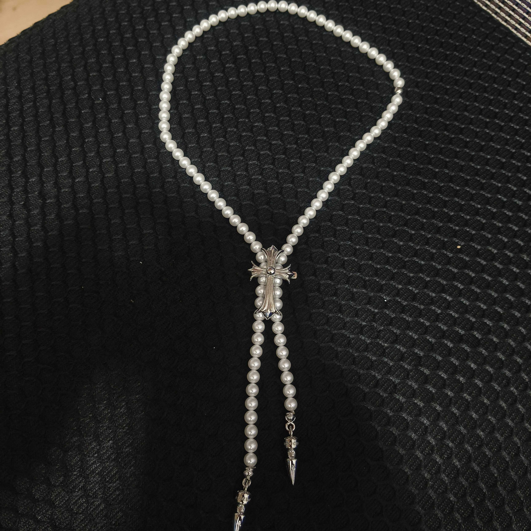 Ch*0me He**ts Pearl Necklace
