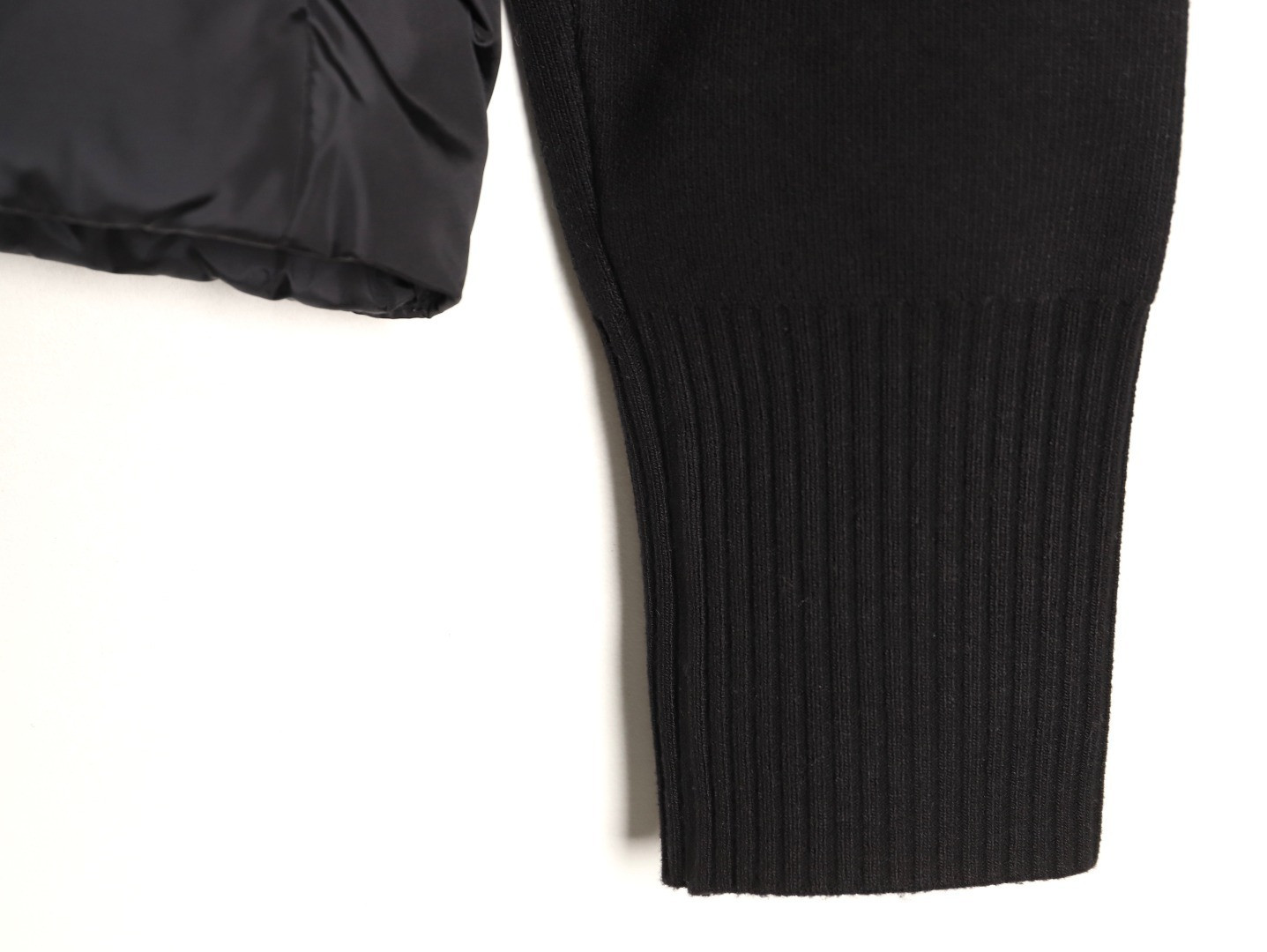 Can*a G00se Short Puffer jacket
