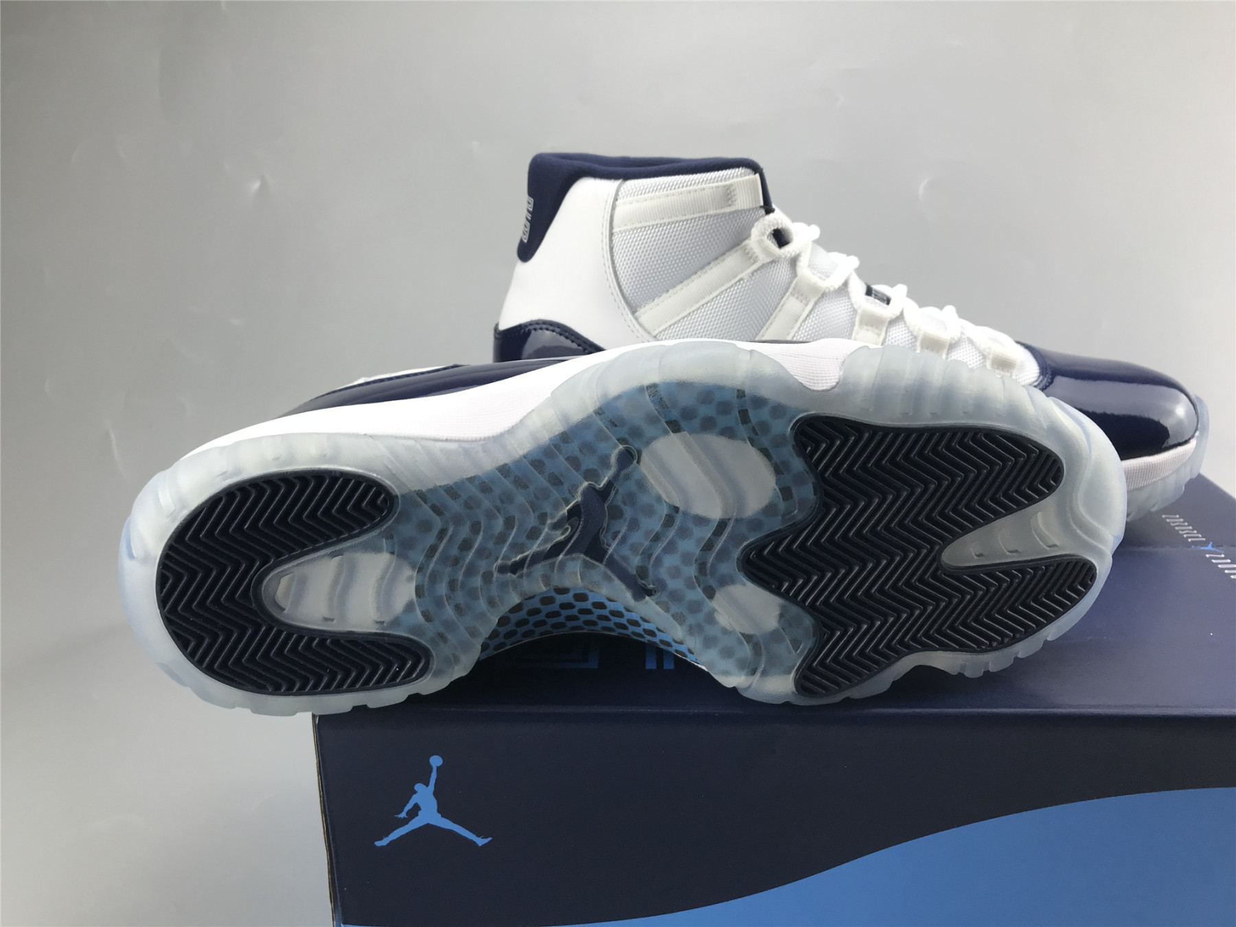 UA AIR JORDAN 11 RETRO 