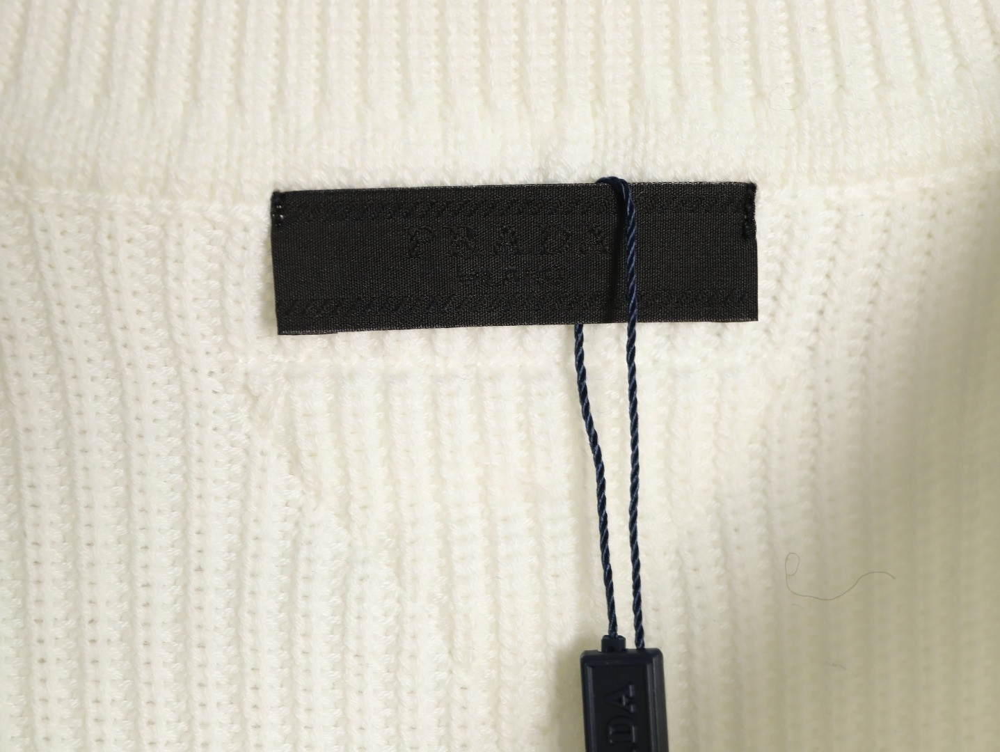 Pra*a Knitting Sweaters