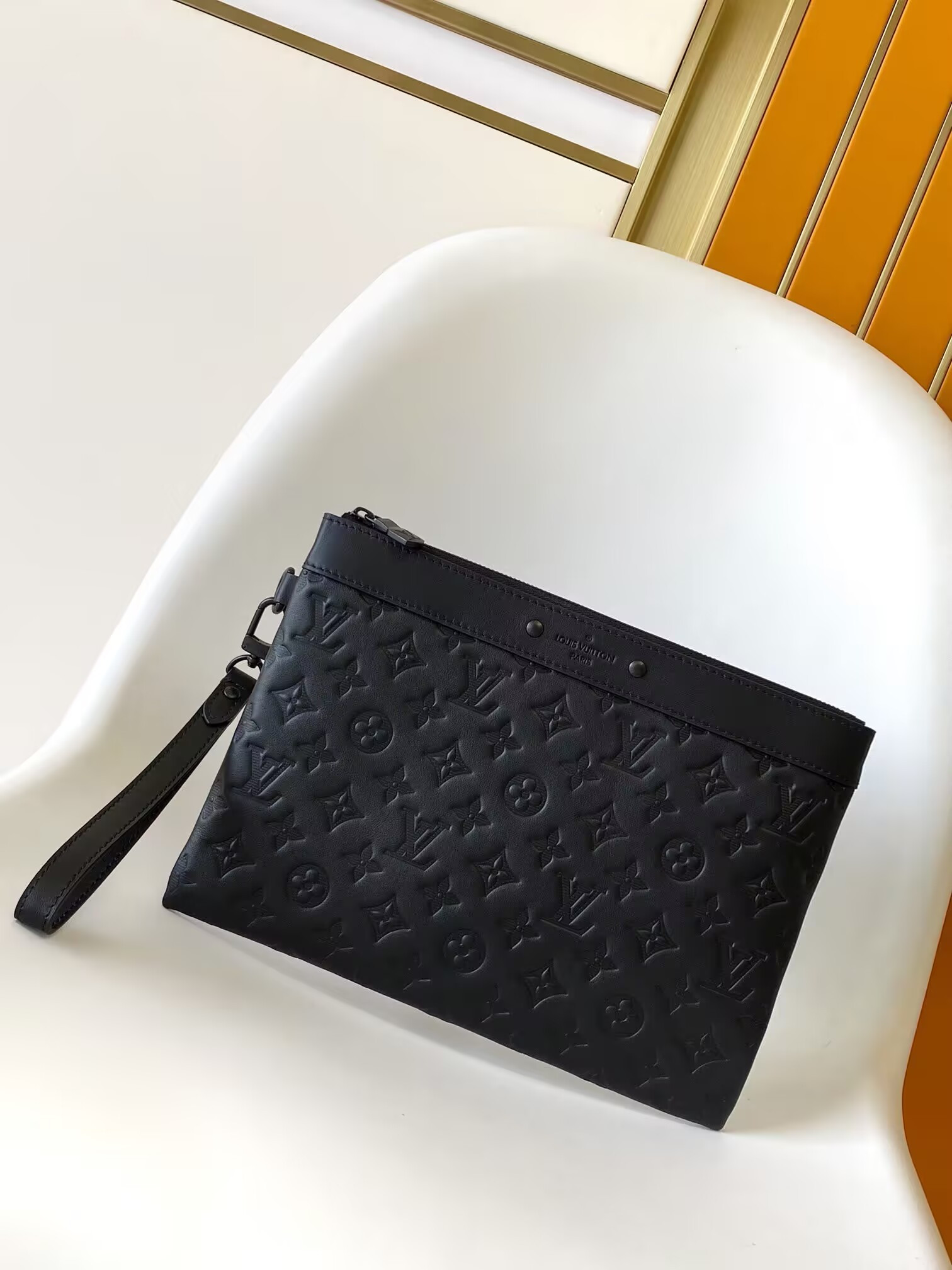 LV To-Go Pochette M81570 30 x 21.5 x 1 cm