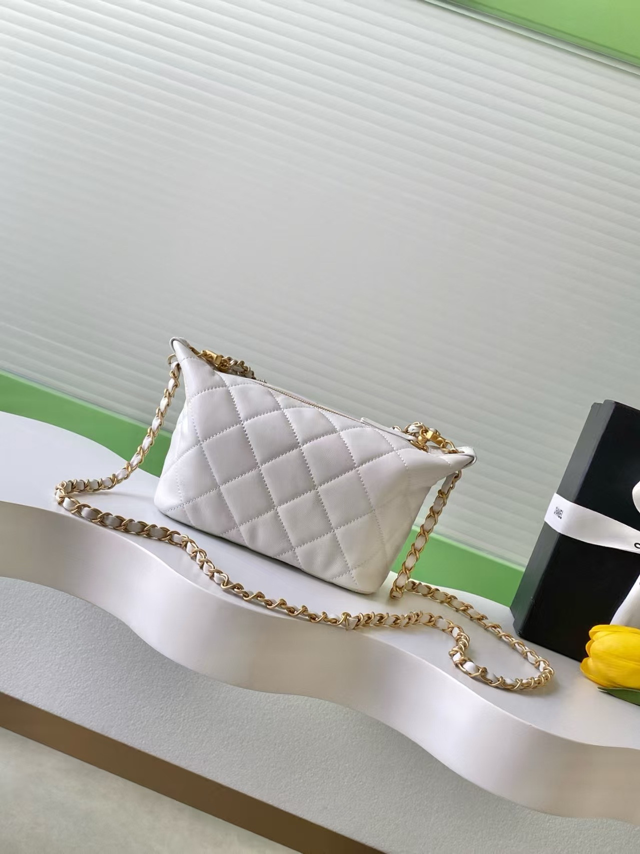 Ch**el Hobo Handbag 23.5x13x7.5cm