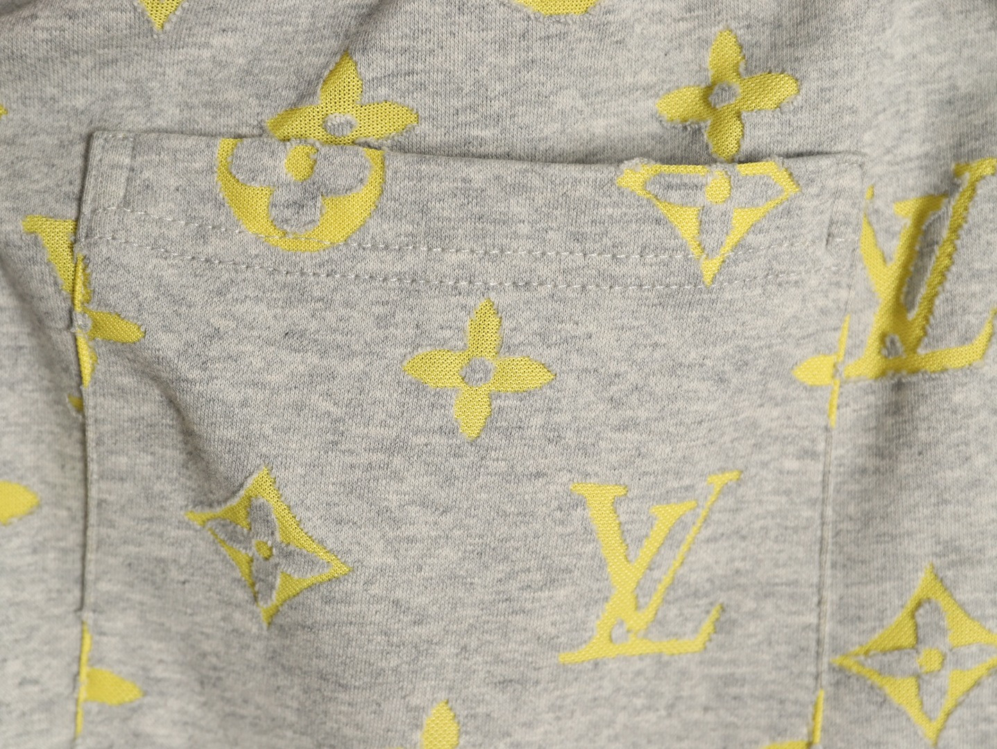 L0vis Vvtt0n 26ss Shorts