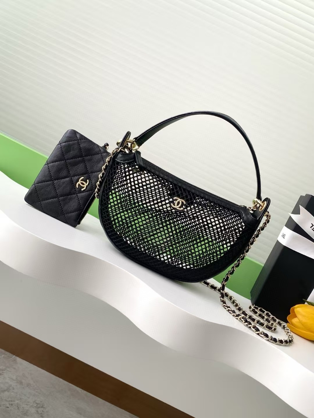 Ch**el clutch with chain mesh shiny lambskin gold tone -AP4573 15x22x6cm