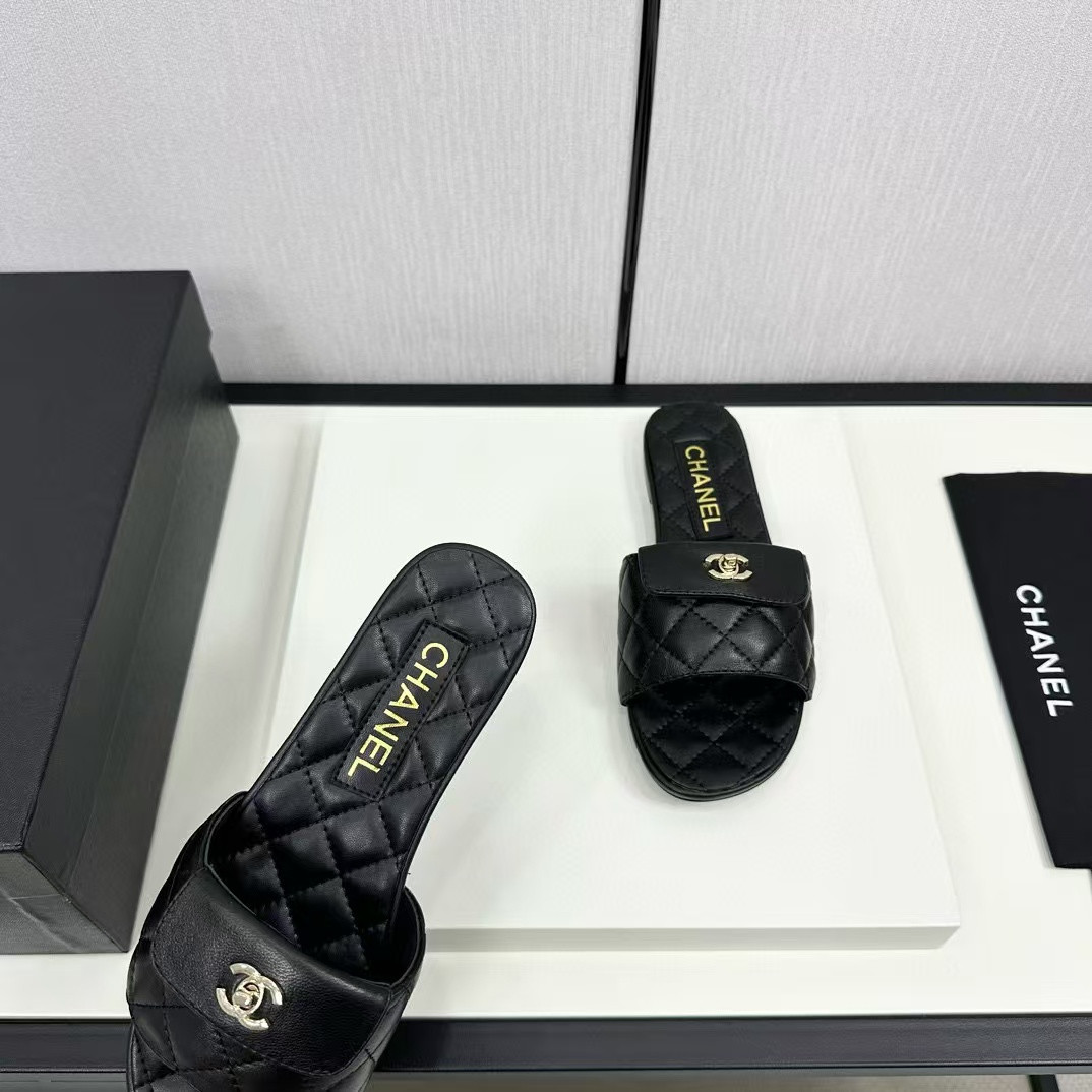 UA Ch**el Slippers