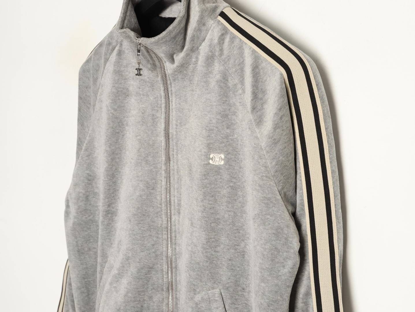 Ce1i*e Coats Suit