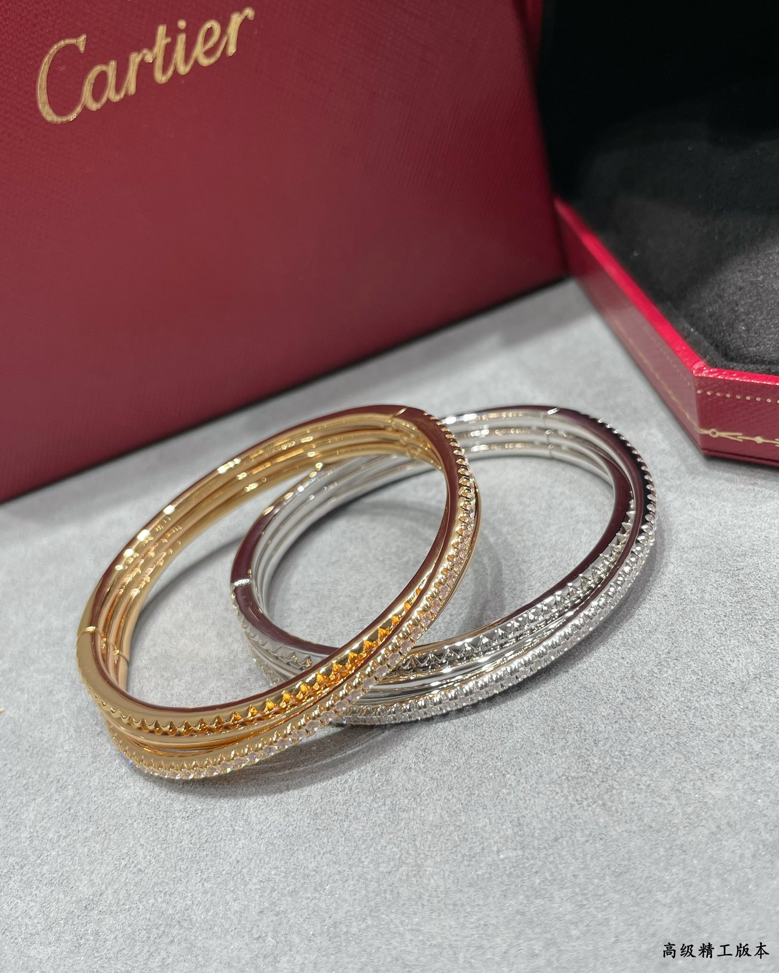 Ca*t1er Three-ring rivet Bracelet