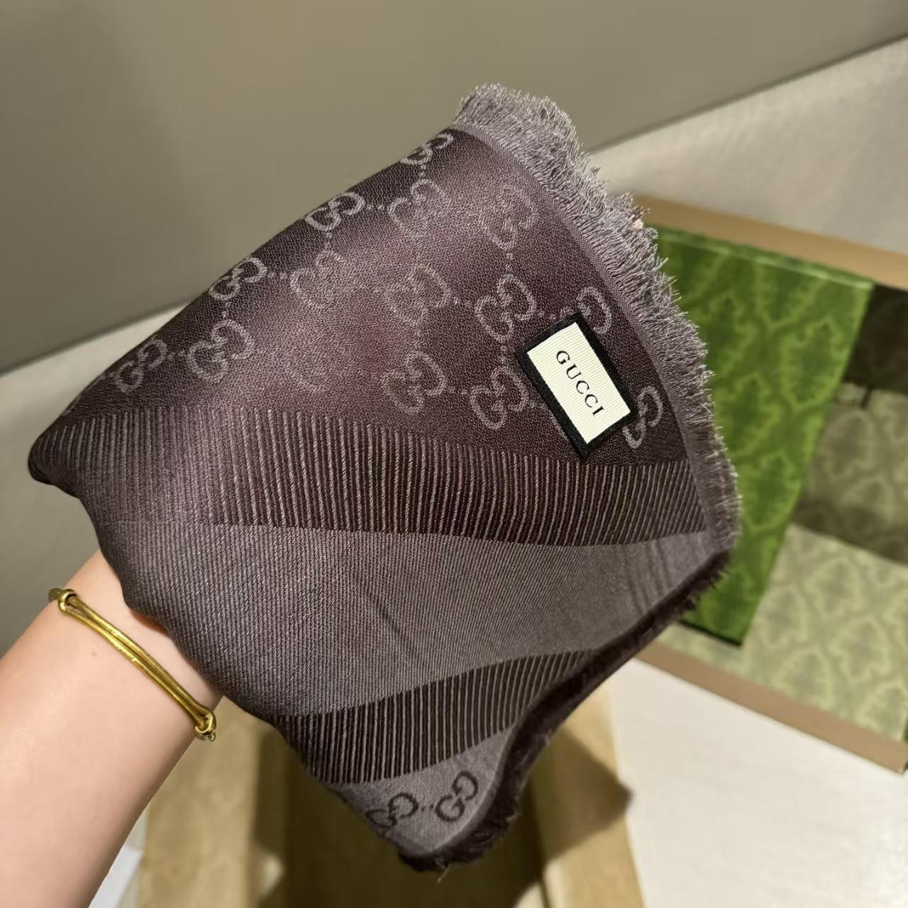 Gvc*1 scarf