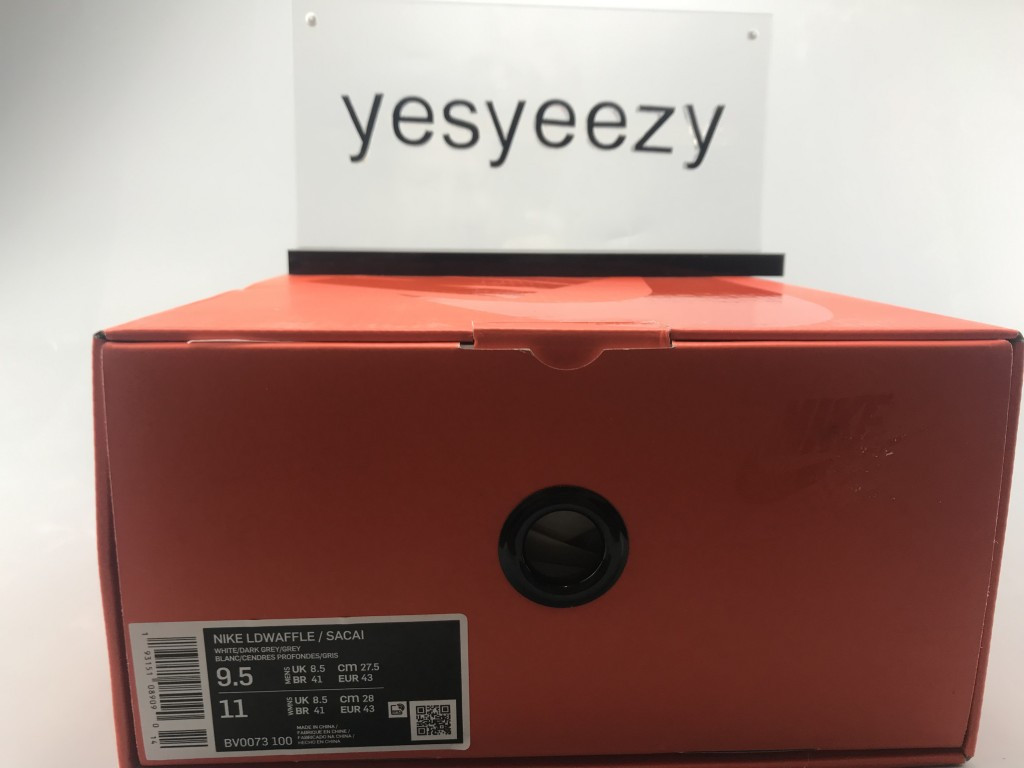 UA NIKE LDWAFFLE/SACAI WHITE GREY