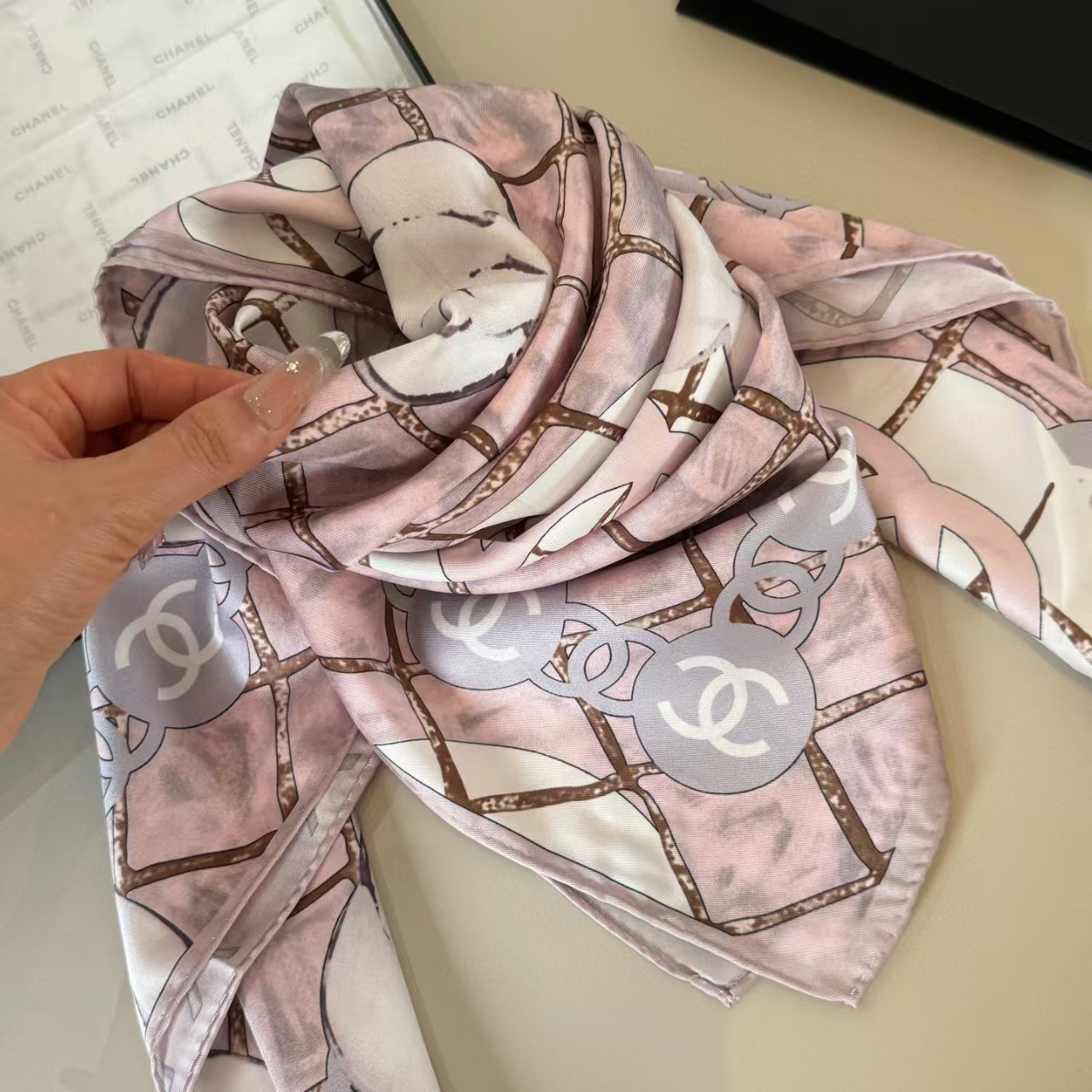Ch**el Shawl