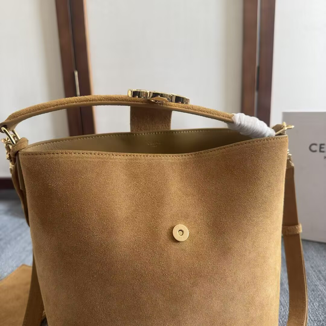 Ce1i*e MEDIUM BUCKET L0visE IN NUBUCK CALFSKIN 23.5x24x16cm